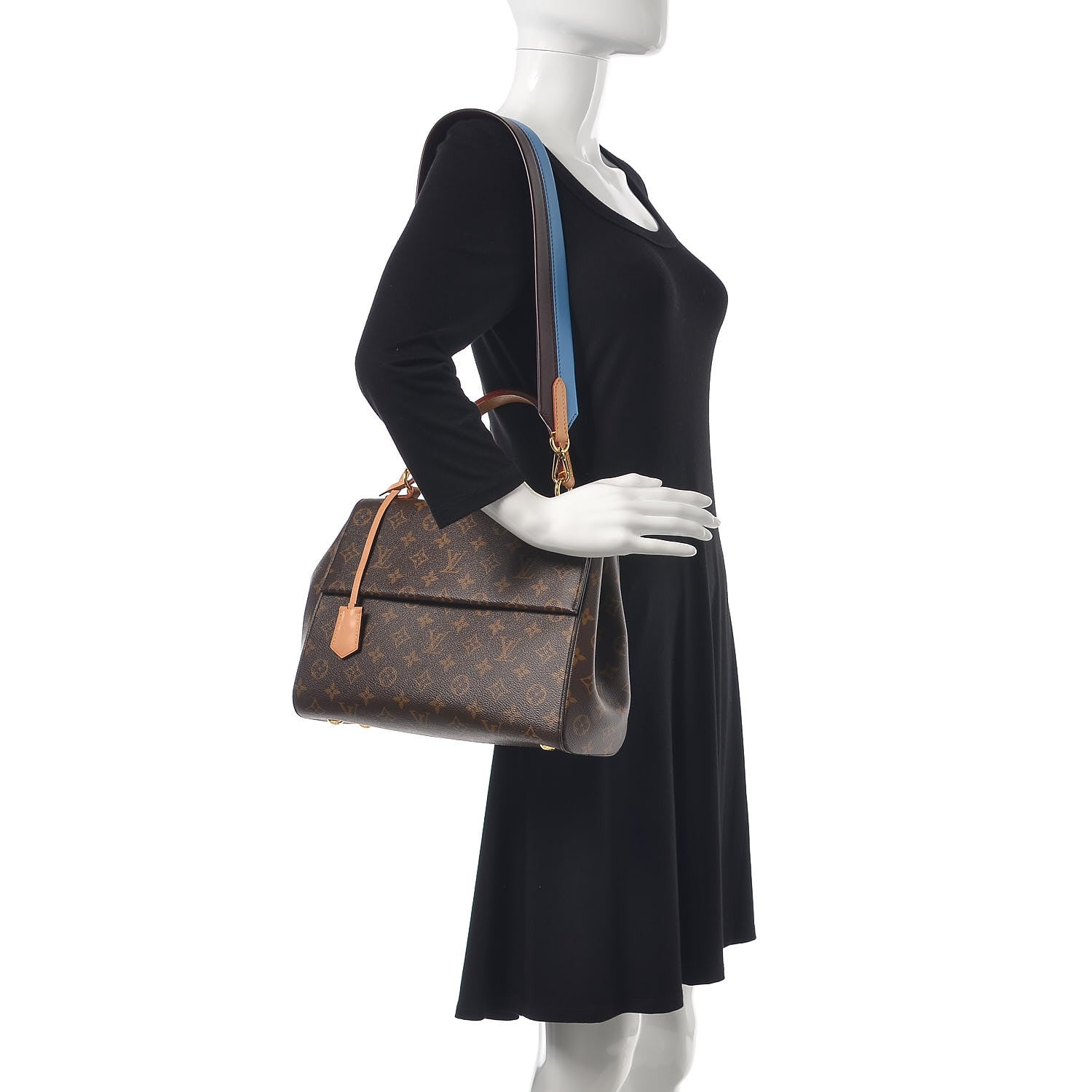 Louis Vuitton Monogram Cluny MM Blue Glacial 2 of 10