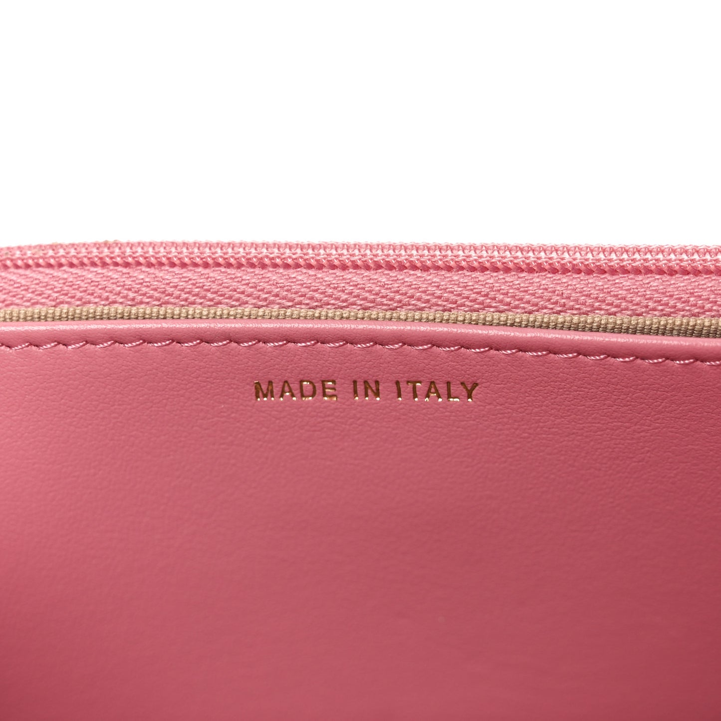 Caviar Quilted Textured CC Wallet On Chain WOC Pink