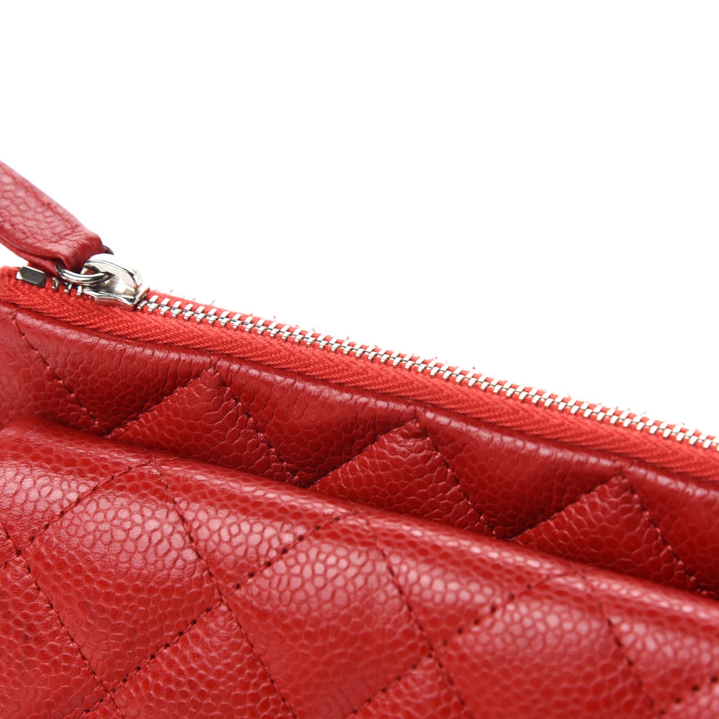 Caviar Quilted Daily Zip Crossbody Bag Red