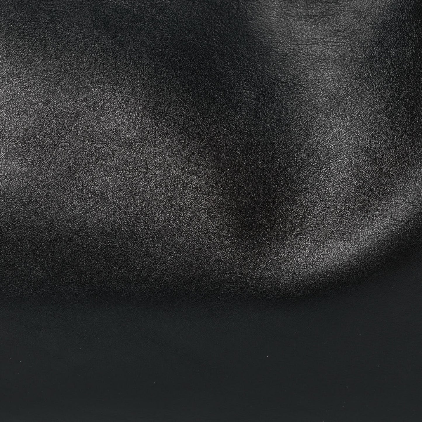 Smooth Calfskin Large Soft Antigona Black