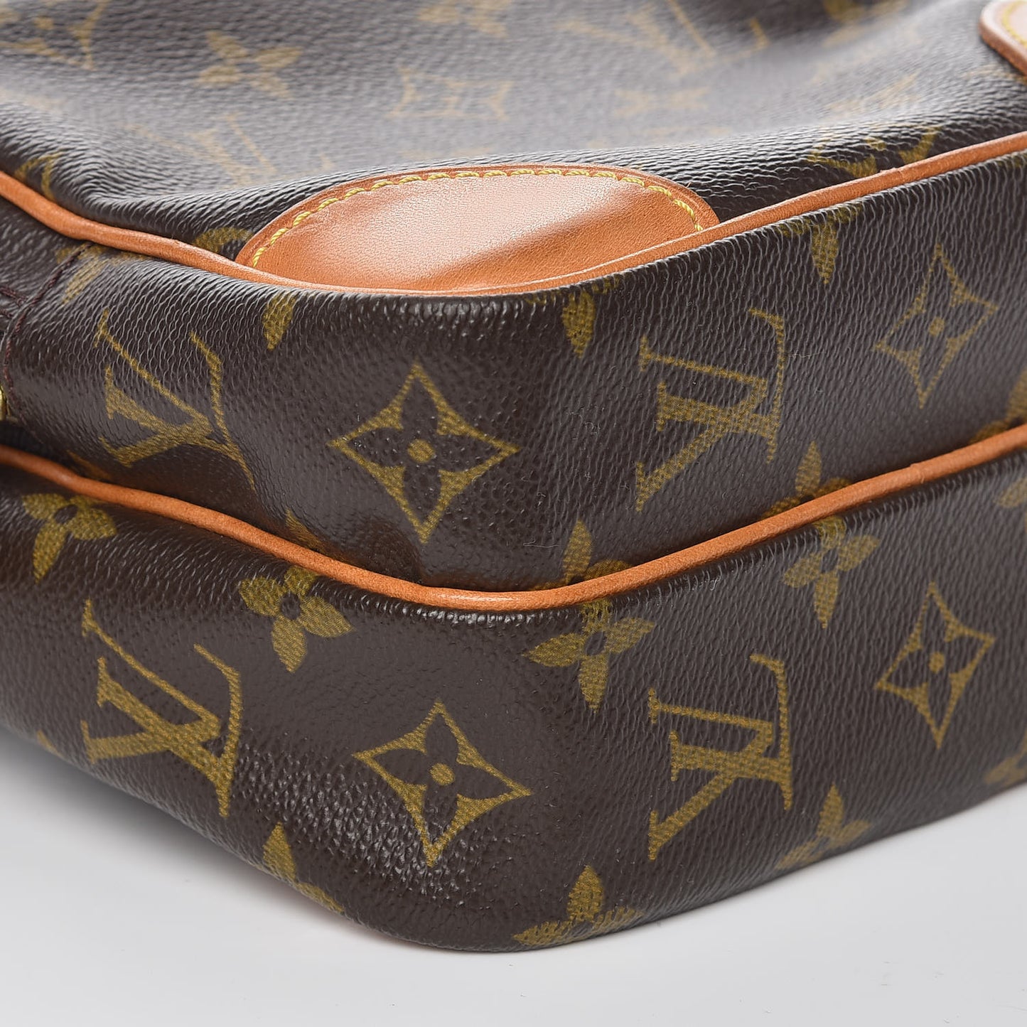 Monogram Amazone