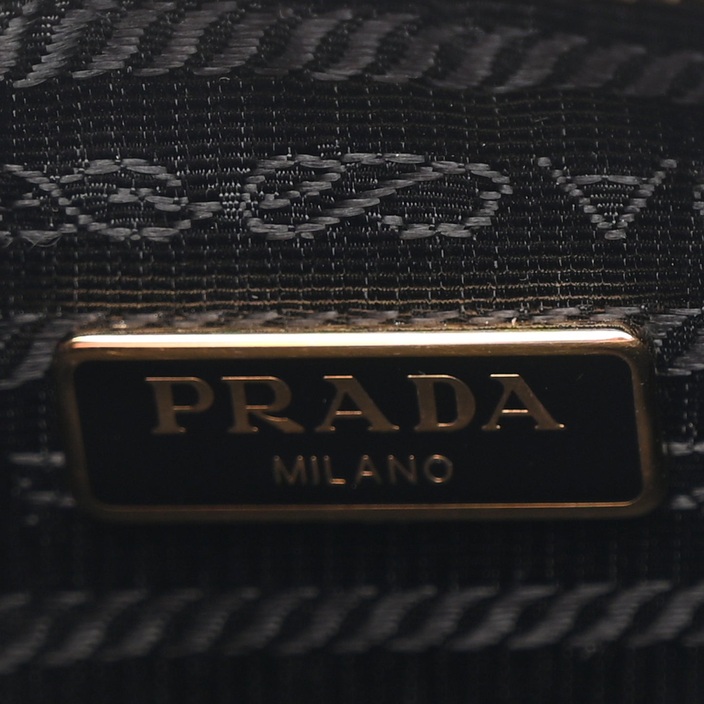 Saffiano Lux Re-Edition 2005 Shoulder Bag Black