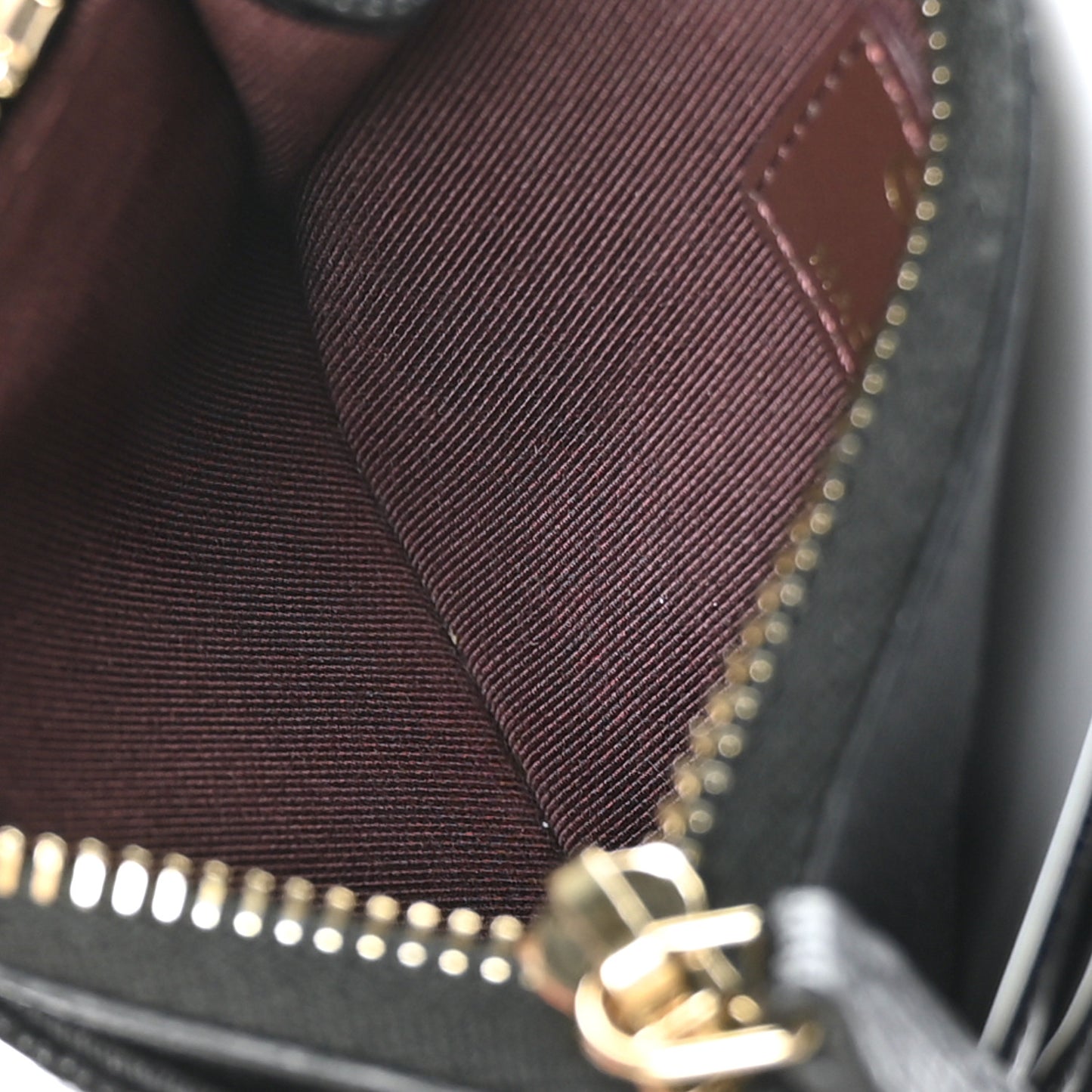 Iridescent Caviar Quilted CC Zip Card Holder Black