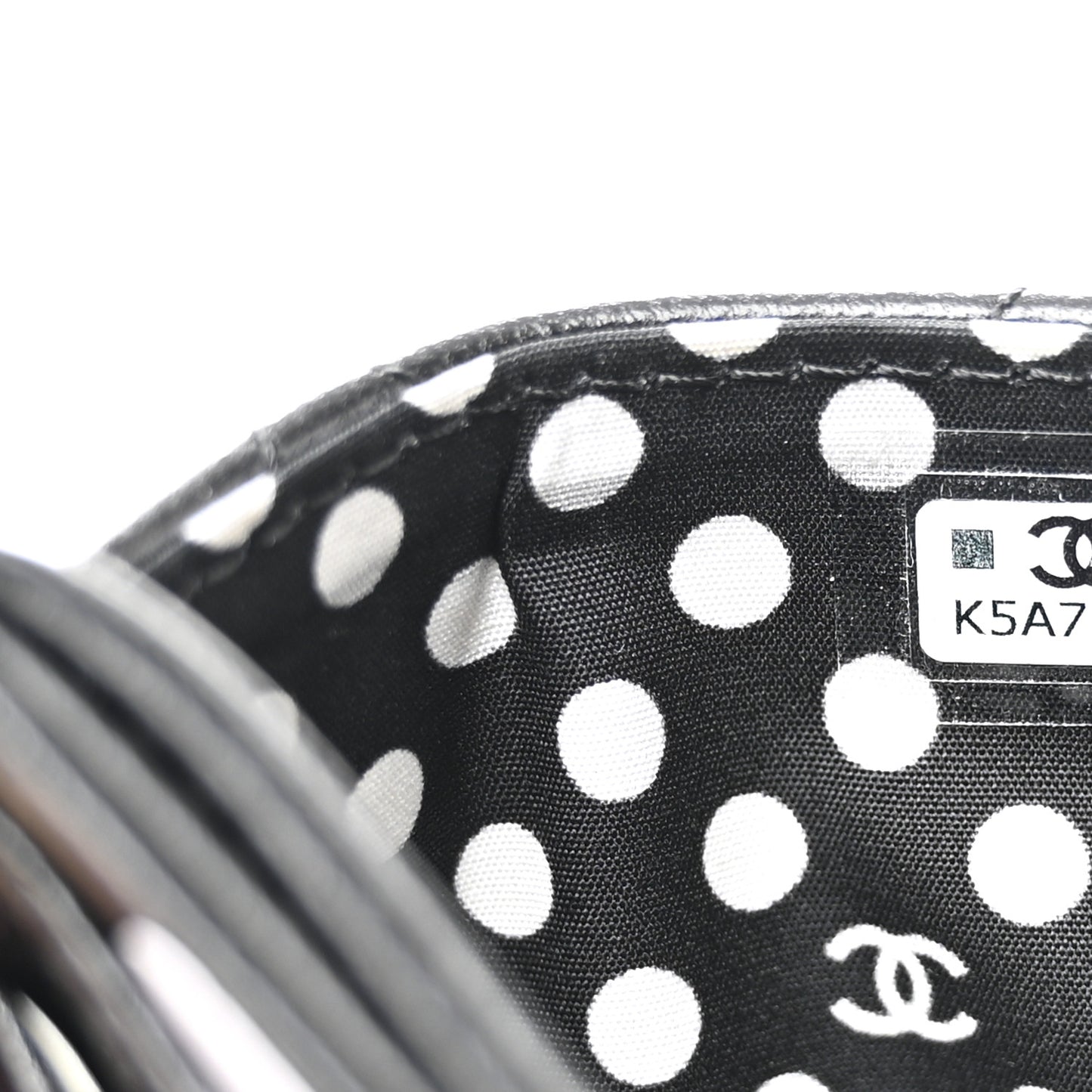 Lambskin Quilted Pearl CC Chanel Card Holder Black