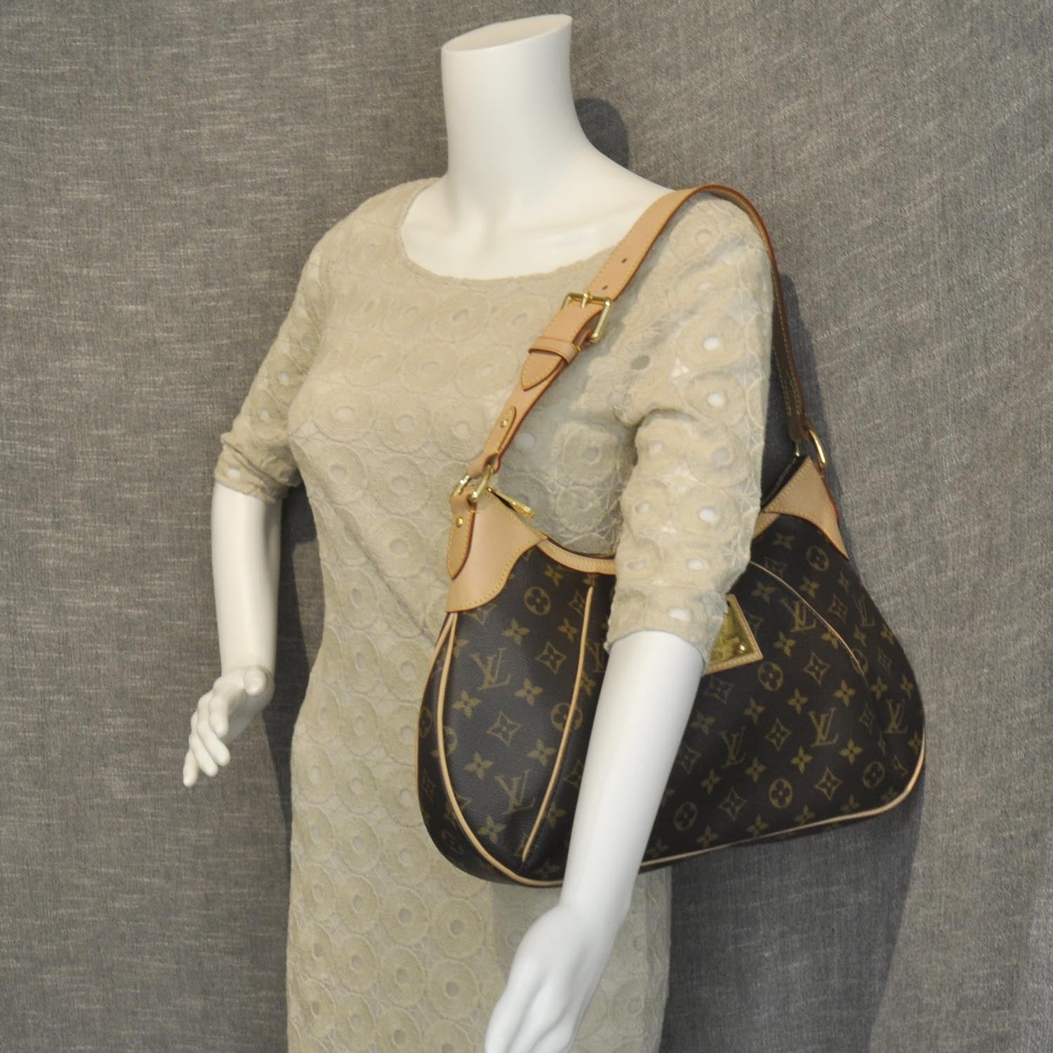 Louis Vuitton Monogram Thames GM 2 of 9