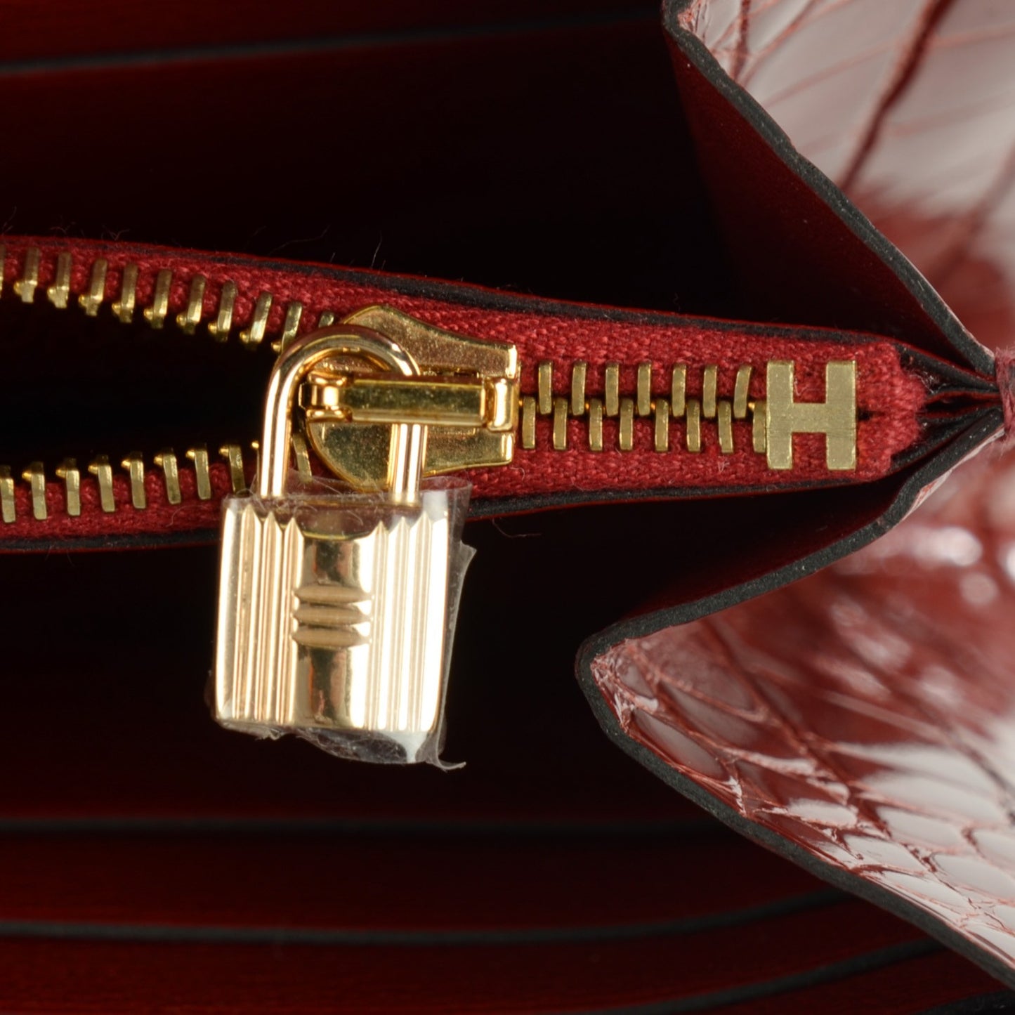 Shiny Alligator Kelly Longue Wallet Rouge H
