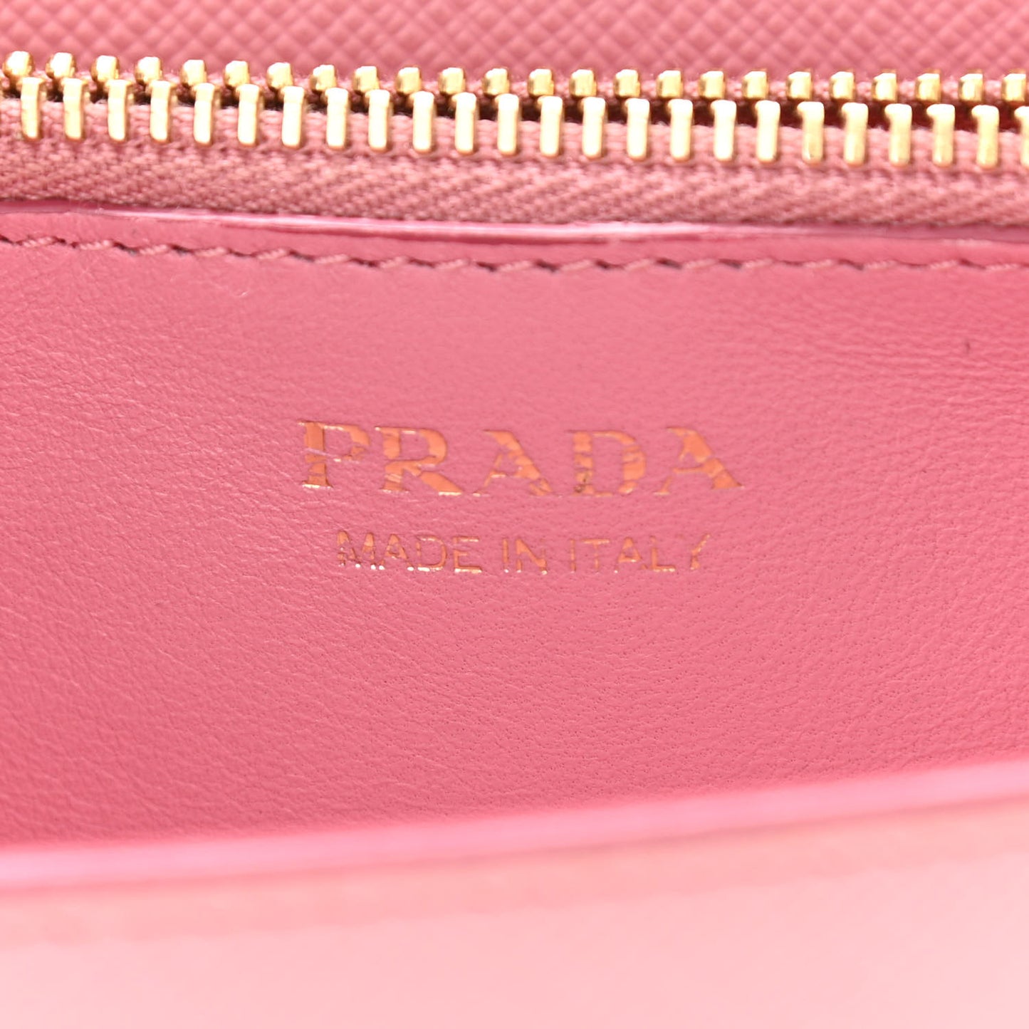 Saffiano Lux Chain Wallet Petalo