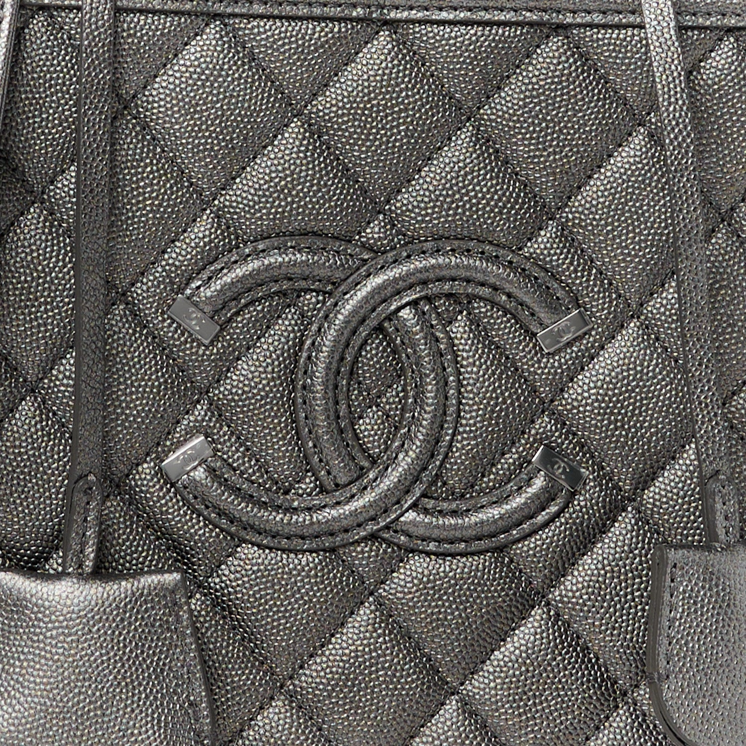 Chanel Metallic Caviar Quilted Medium CC Filigree Vanity Case Dark Silver 11 of 16