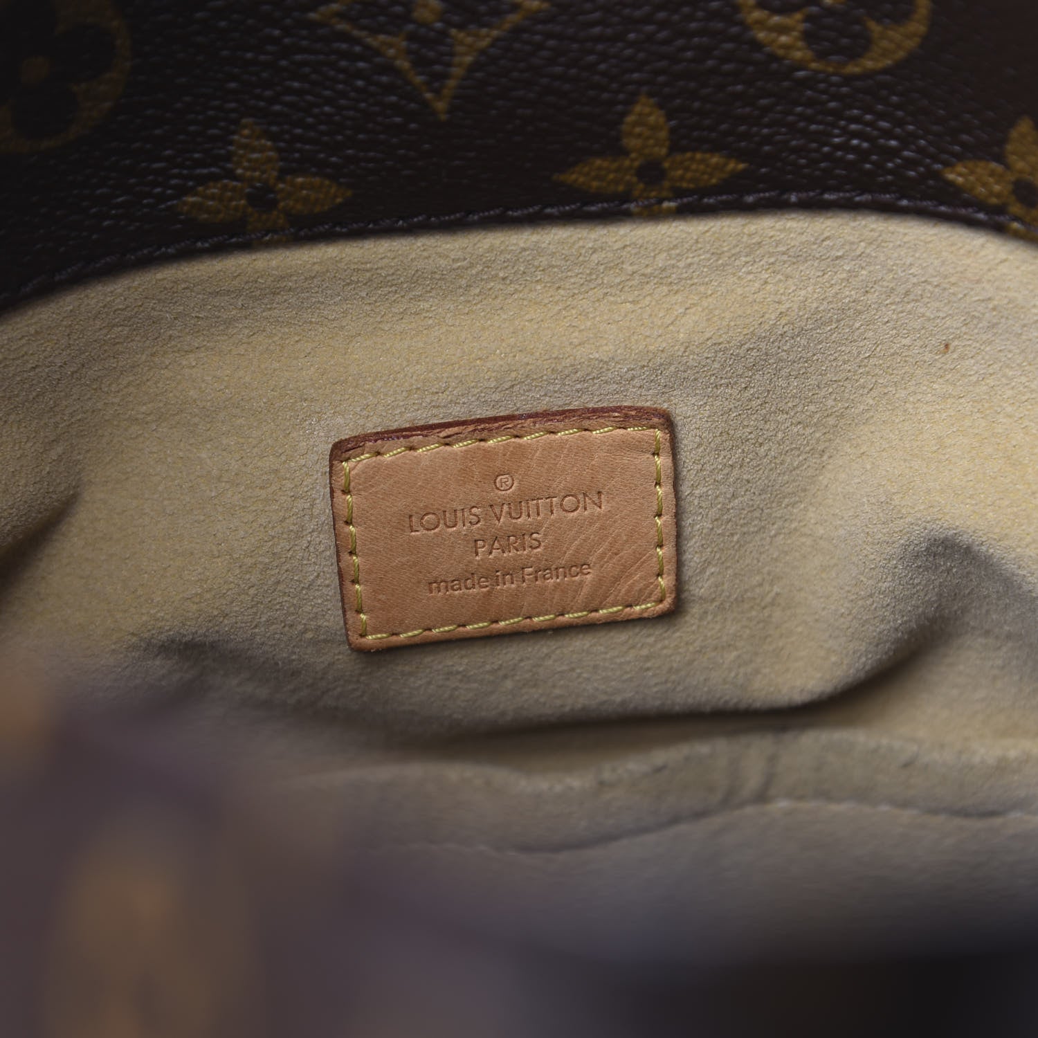 Louis Vuitton Monogram Artsy MM 5 of 12