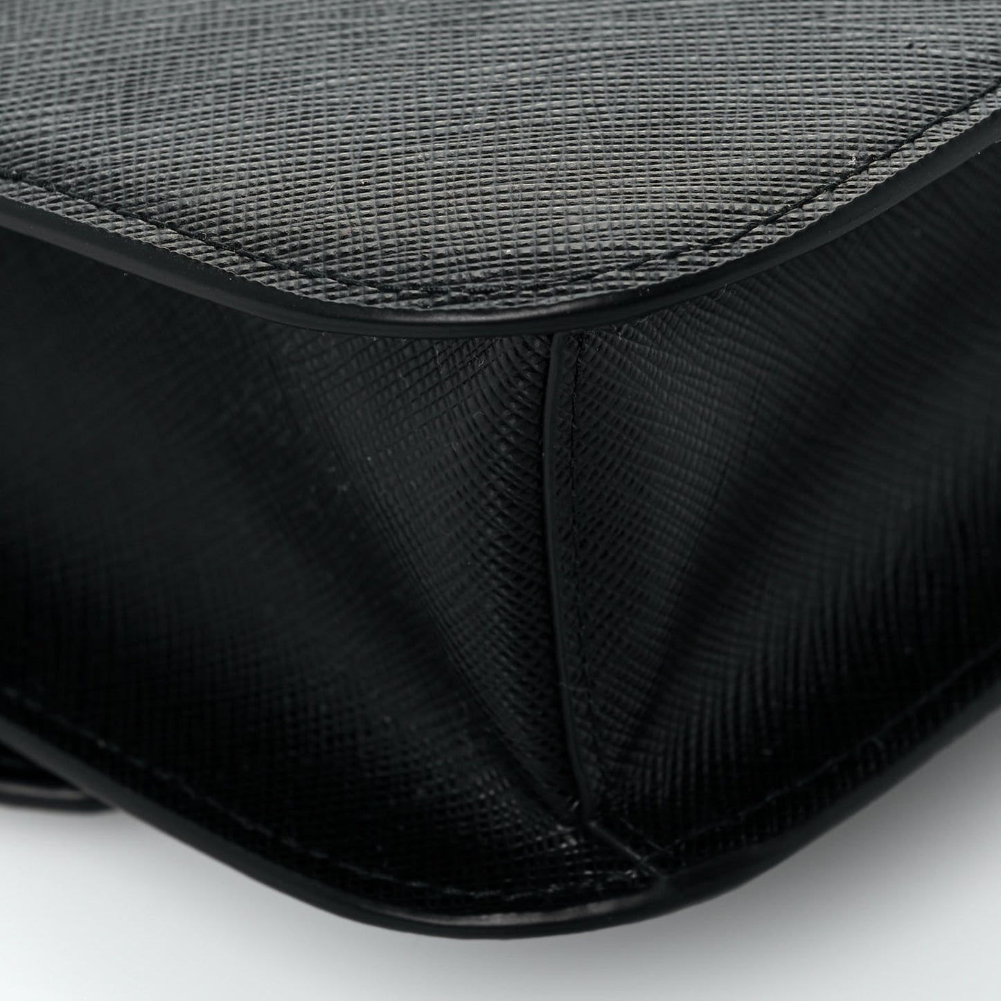 Saffiano Cuir Triangle Embleme Flap Shoulder Bag Black