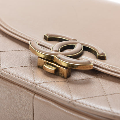 Chanel Shiny Calfskin Goatskin Quilted Medium Coco Curve Messenger Flap Beige 10 of 14