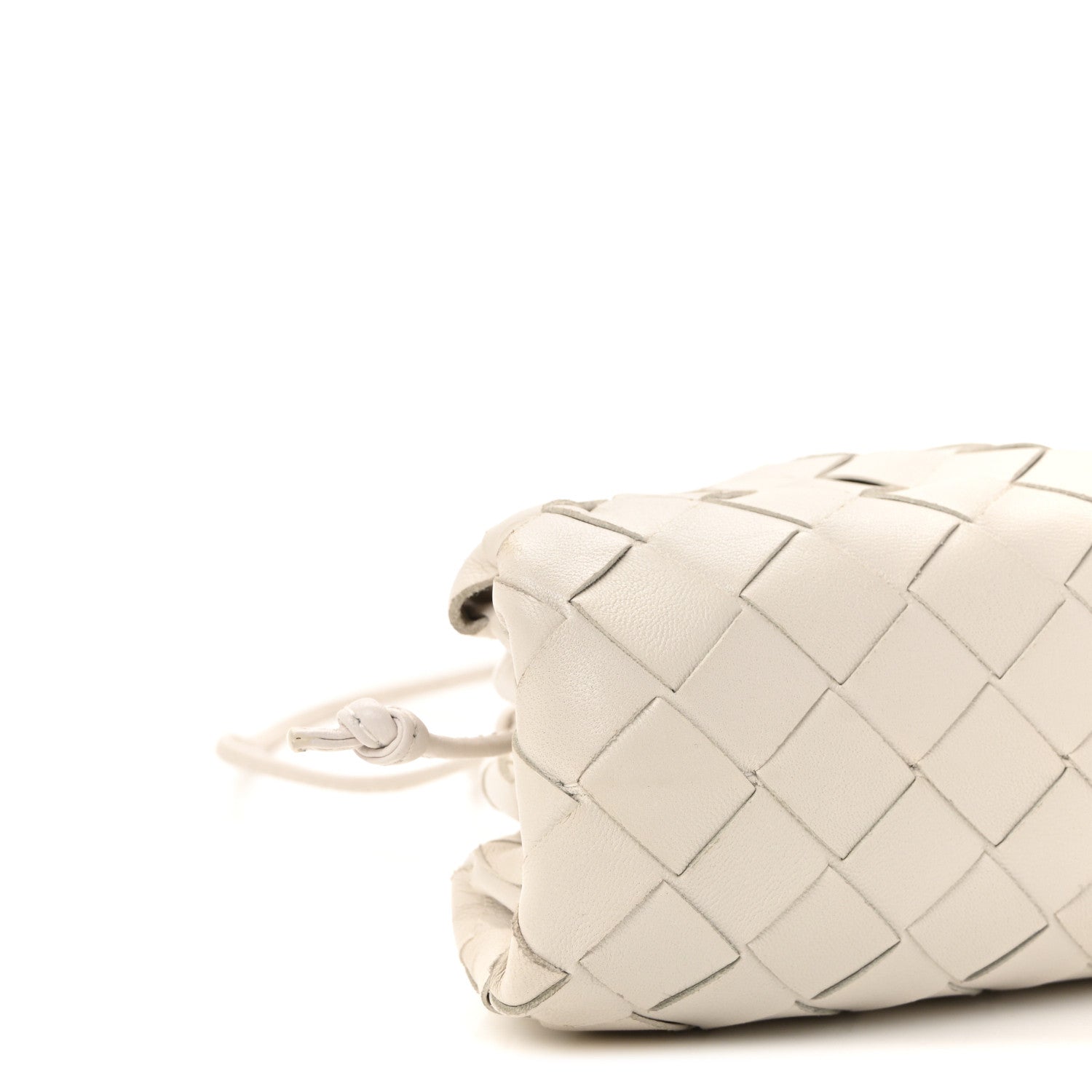 BOTTEGA VENETA ミニ ザポーチ ホワイト Bottega Veneta Nappa Intrecciato The Mini Pouch Chalk 1816544