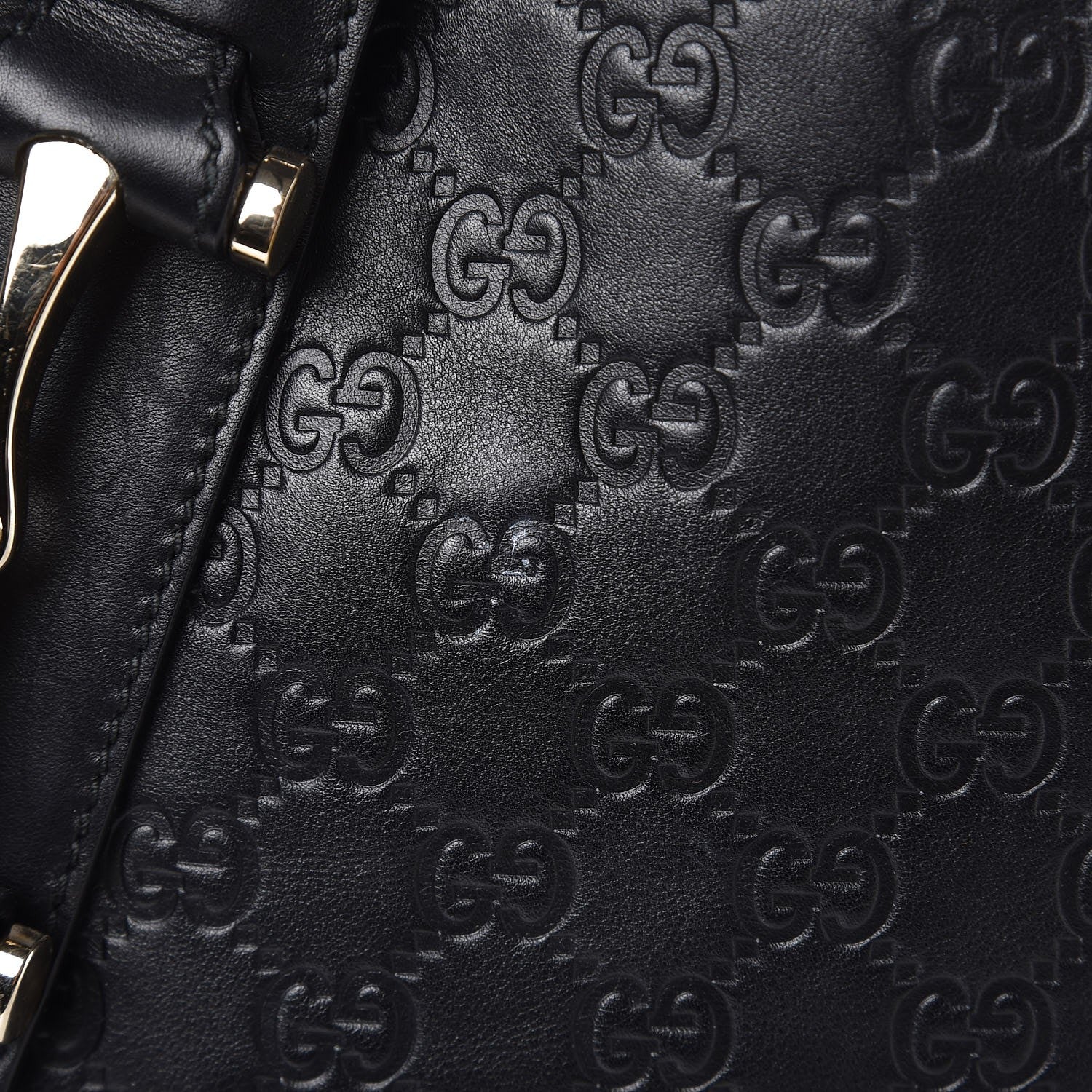 Gucci Guccissima Small Pelham Shoulder Bag Black 17 of 19