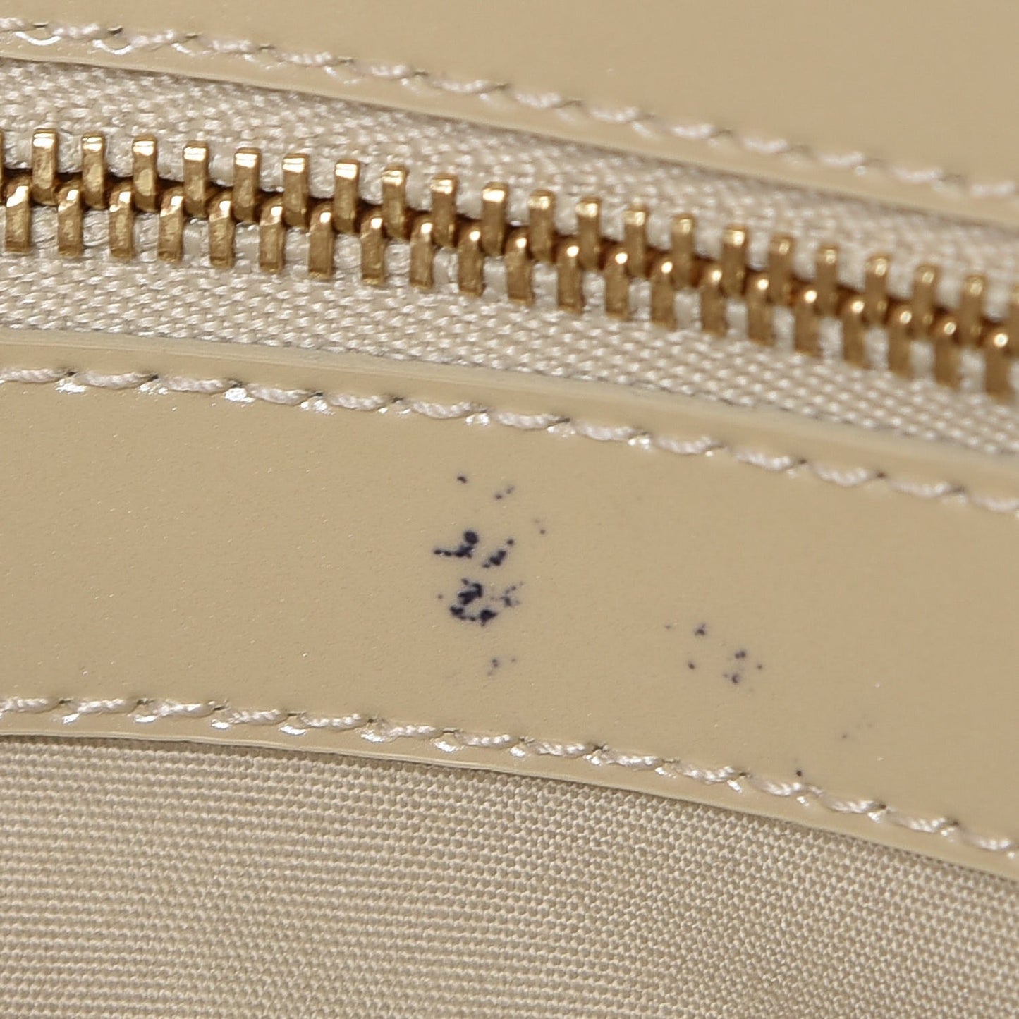 Patent Sobe Clutch Blanc Corail