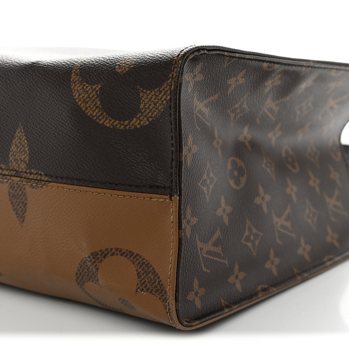 Louis Vuitton Reverse Monogram Giant Onthego MM 9 of 10