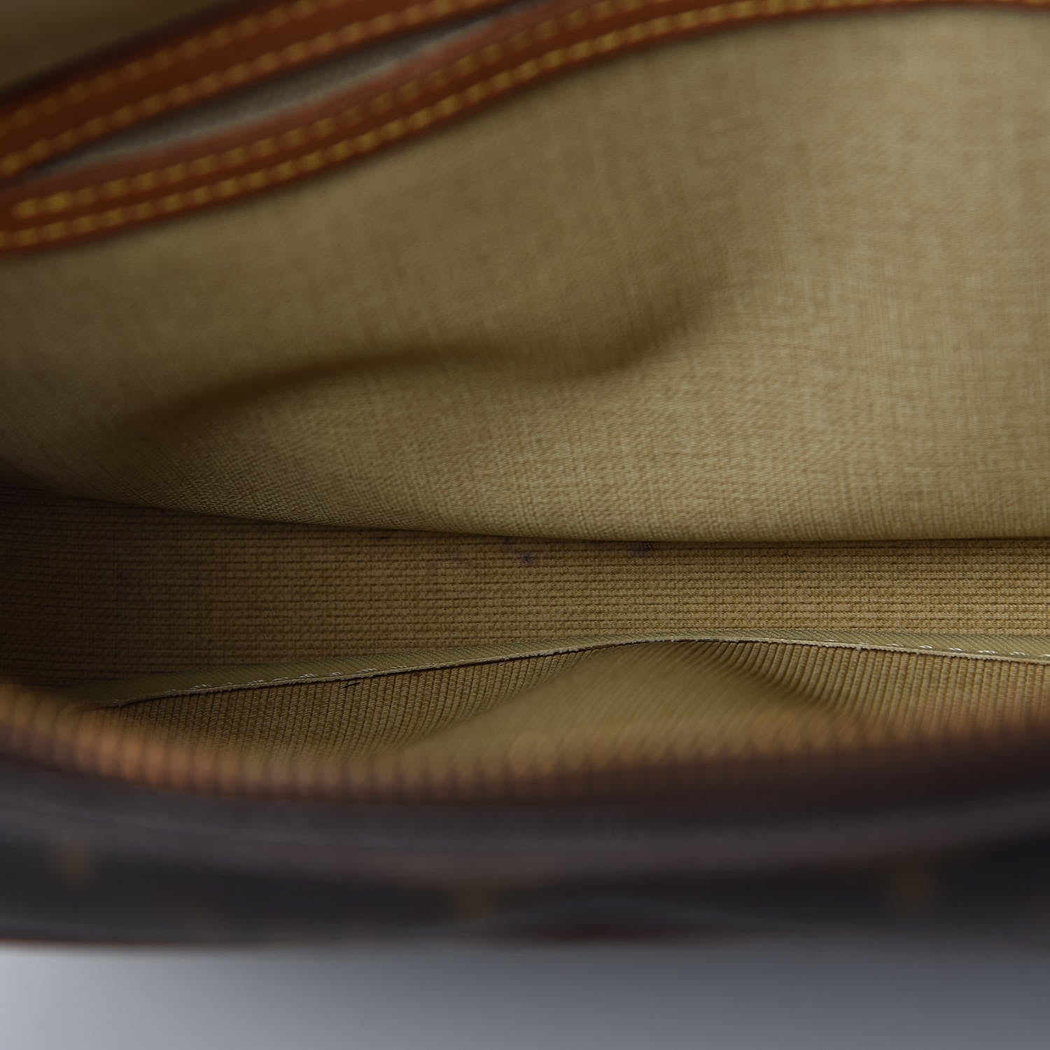 Louis Vuitton Monogram Reporter PM 9 of 18