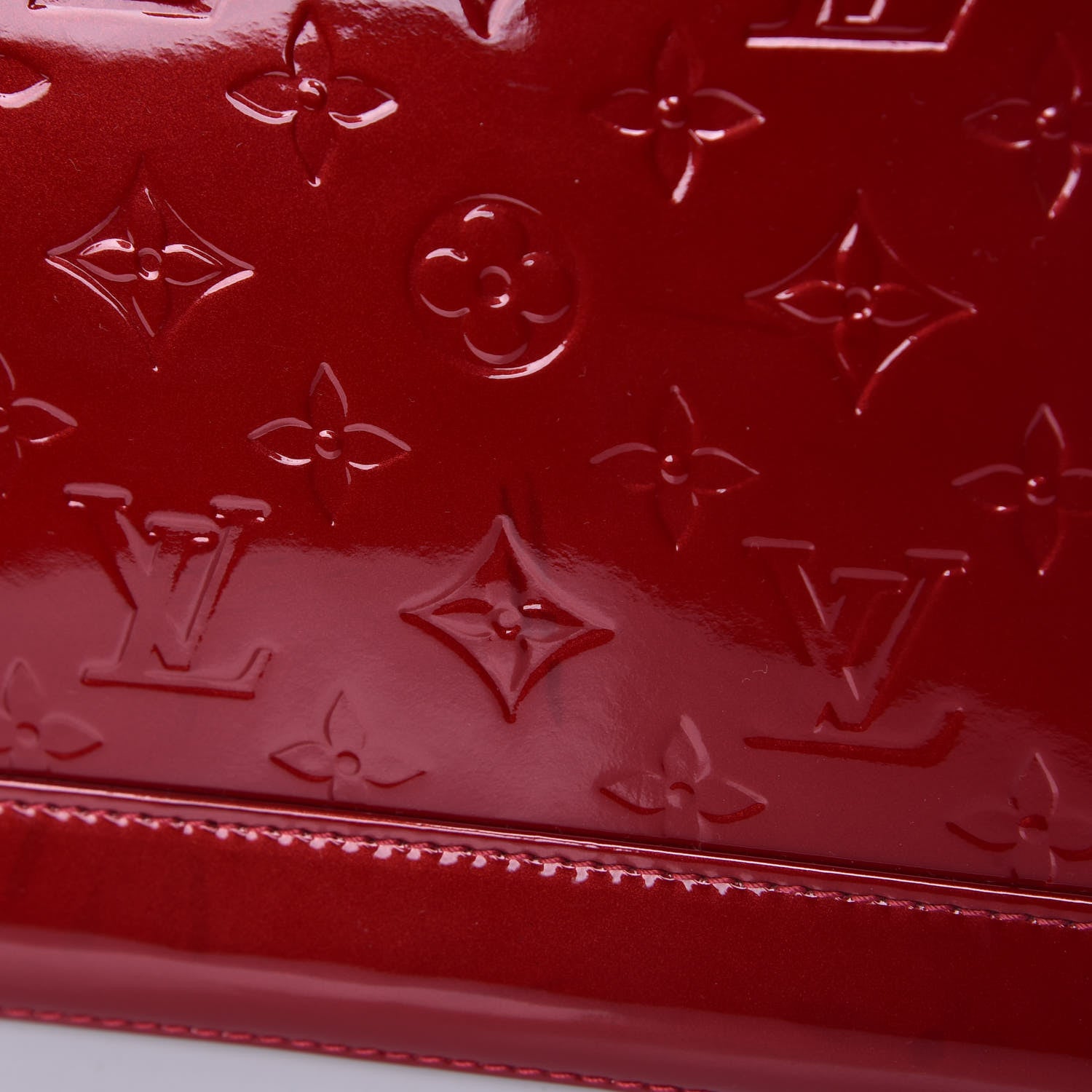Louis Vuitton Vernis Alma GM Pomme D'Amour 8 of 12