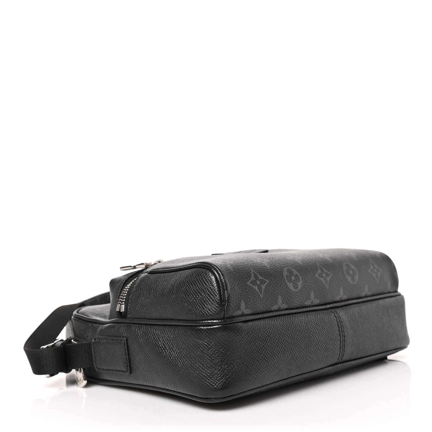 Taiga Monogram Eclipse Outdoor Messenger Black