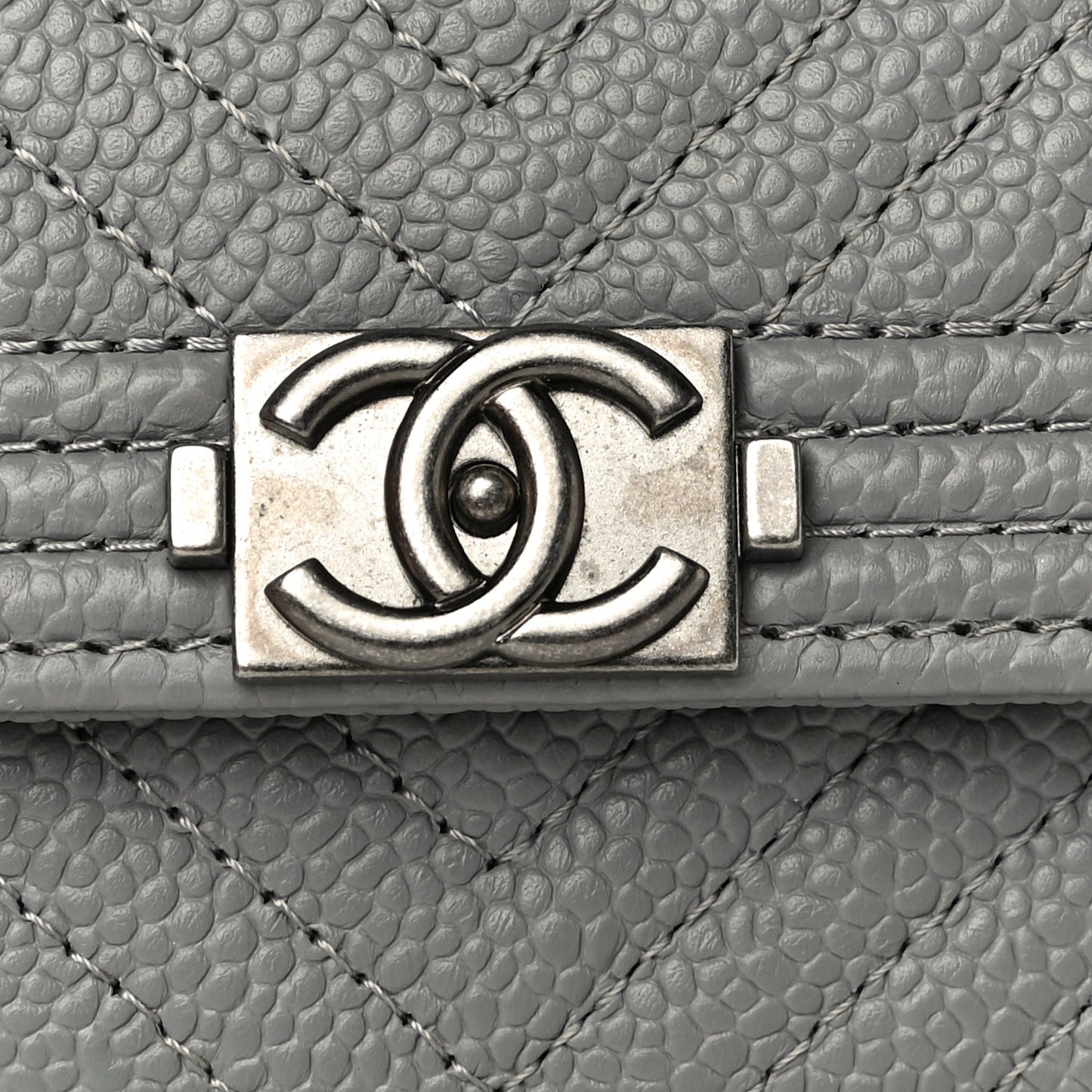 Caviar Chevron Quilted Boy Card Holder Grey