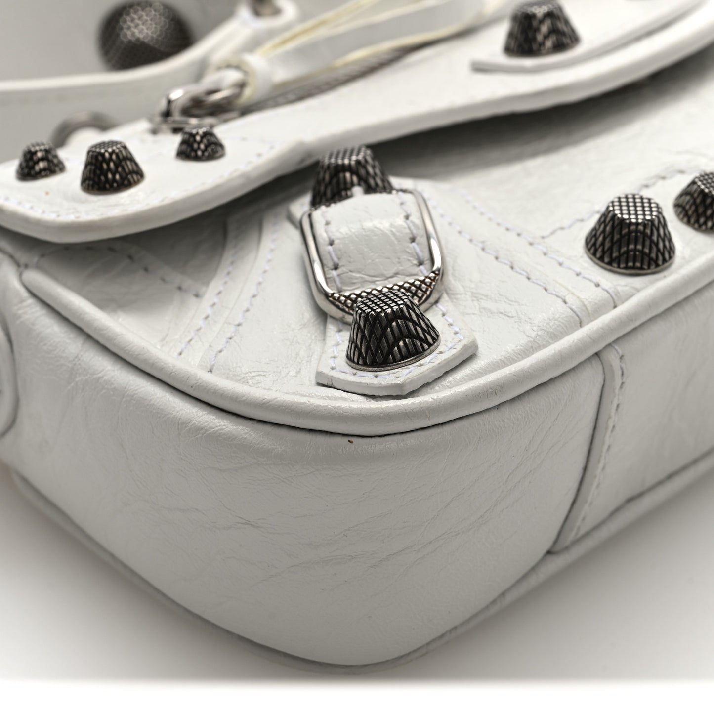 Agneau Arena Le Cagole Sling Bag XS Optic White