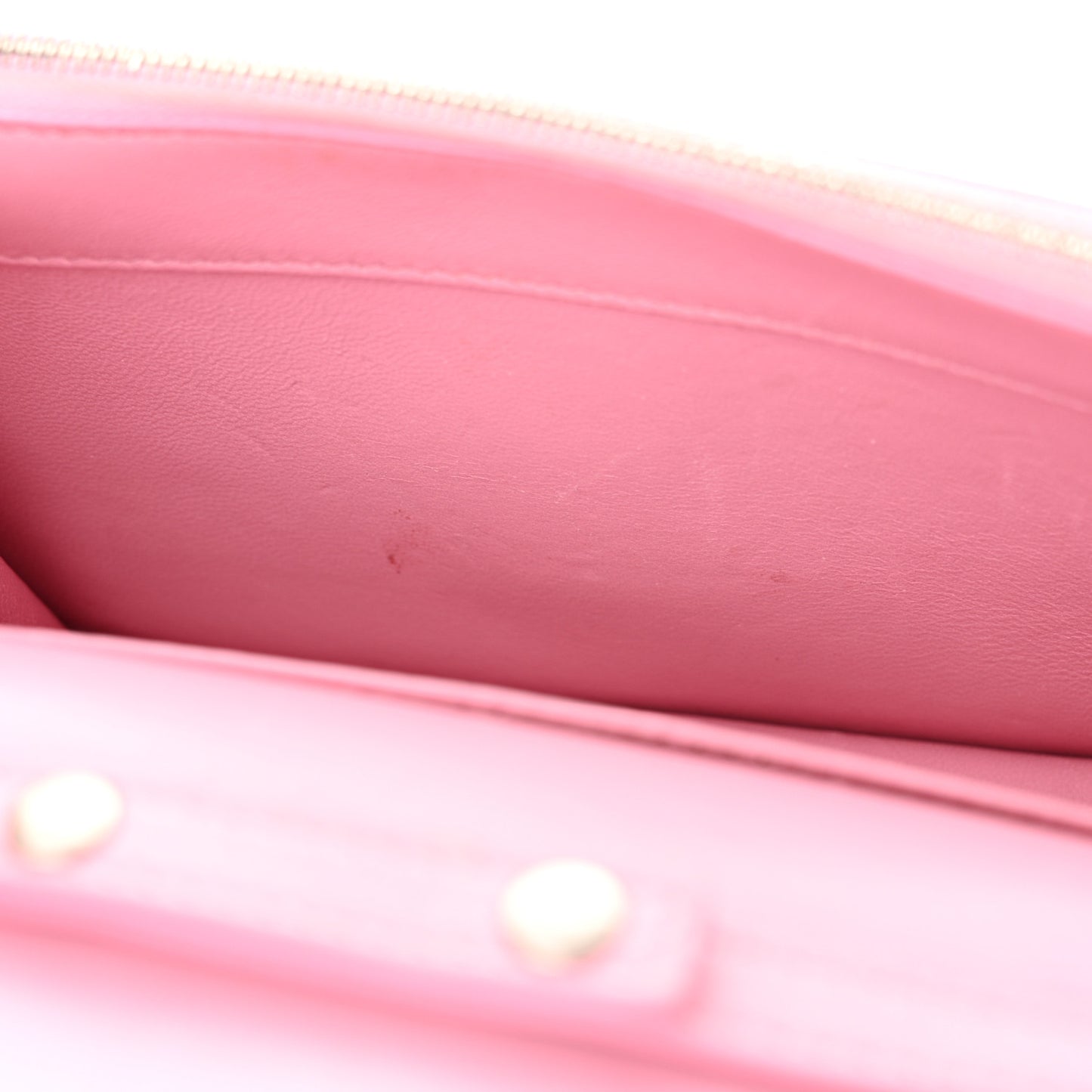 Patent Crocodile Embossed B Wallet On Chain Pink