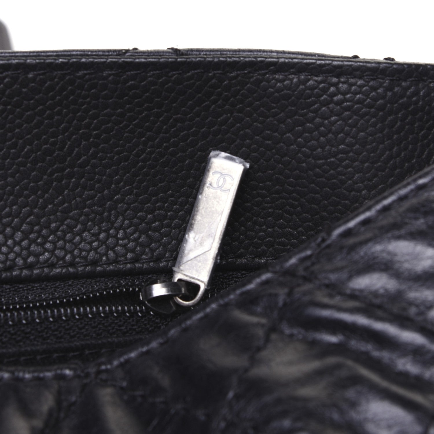 Chanel Caviar Aged Calfskin Medium Bubble Graphic Messenger Bag Black 13 of 18