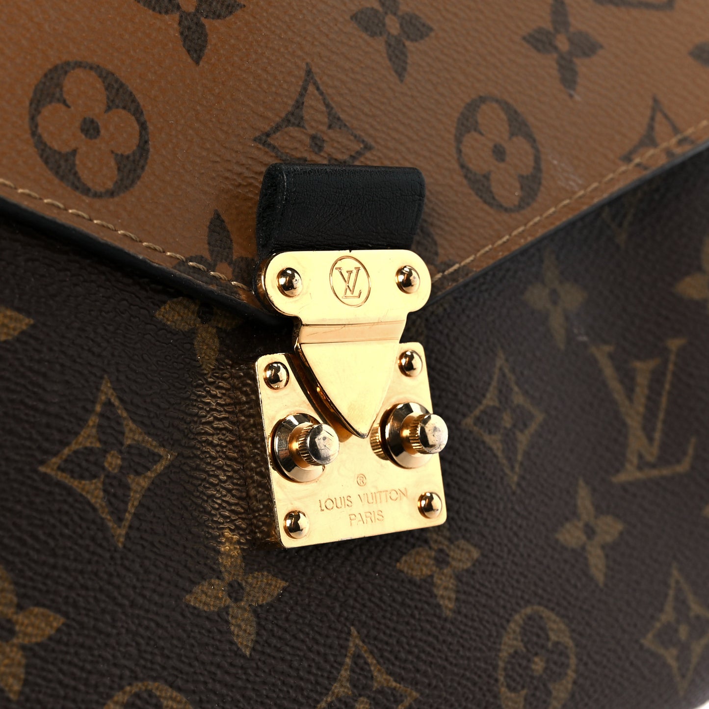 Reverse Monogram Pochette Metis