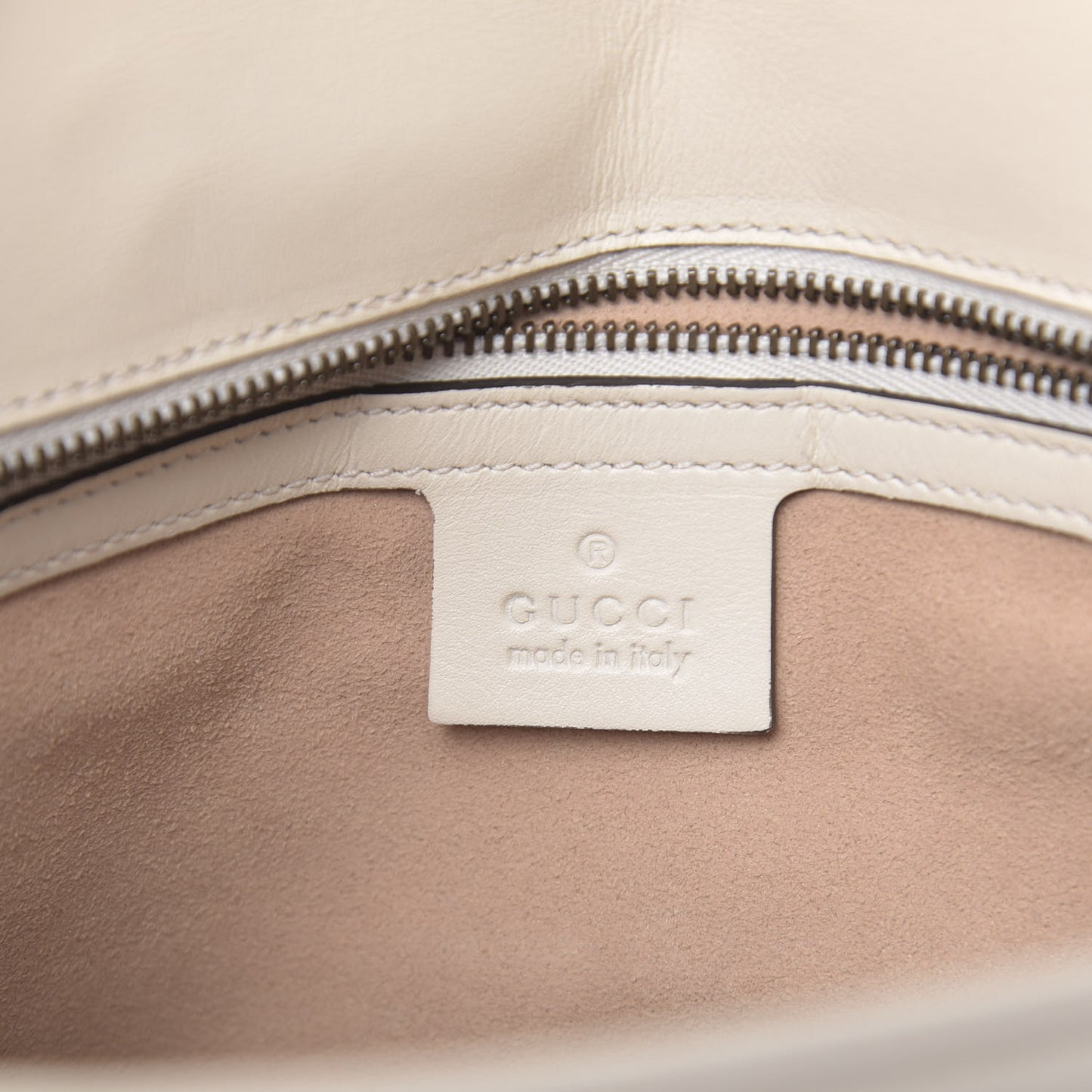 Calfskin Matelasse Medium GG Marmont Shoulder Bag White