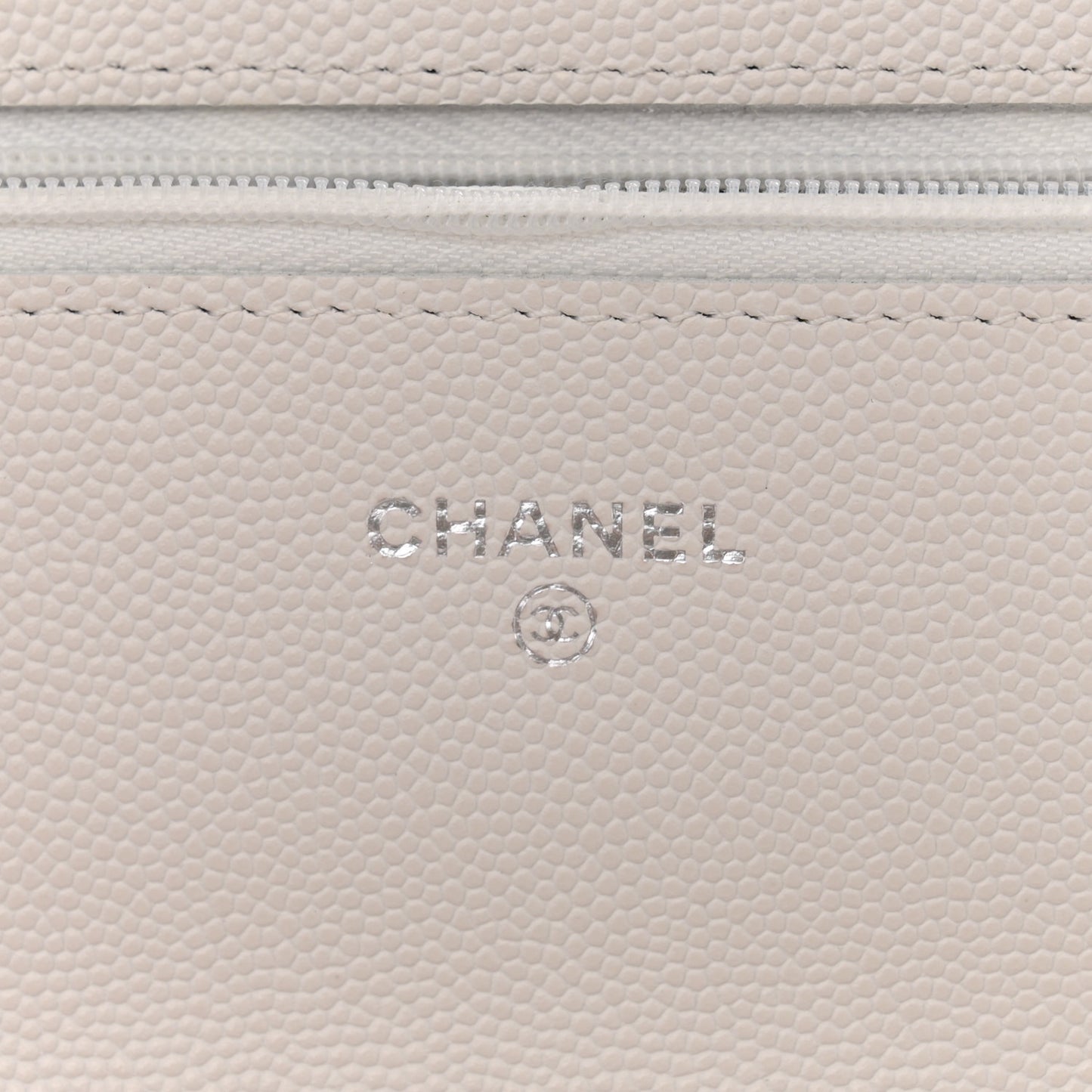 Caviar Quilted CC Logo Wallet on Chain WOC  White