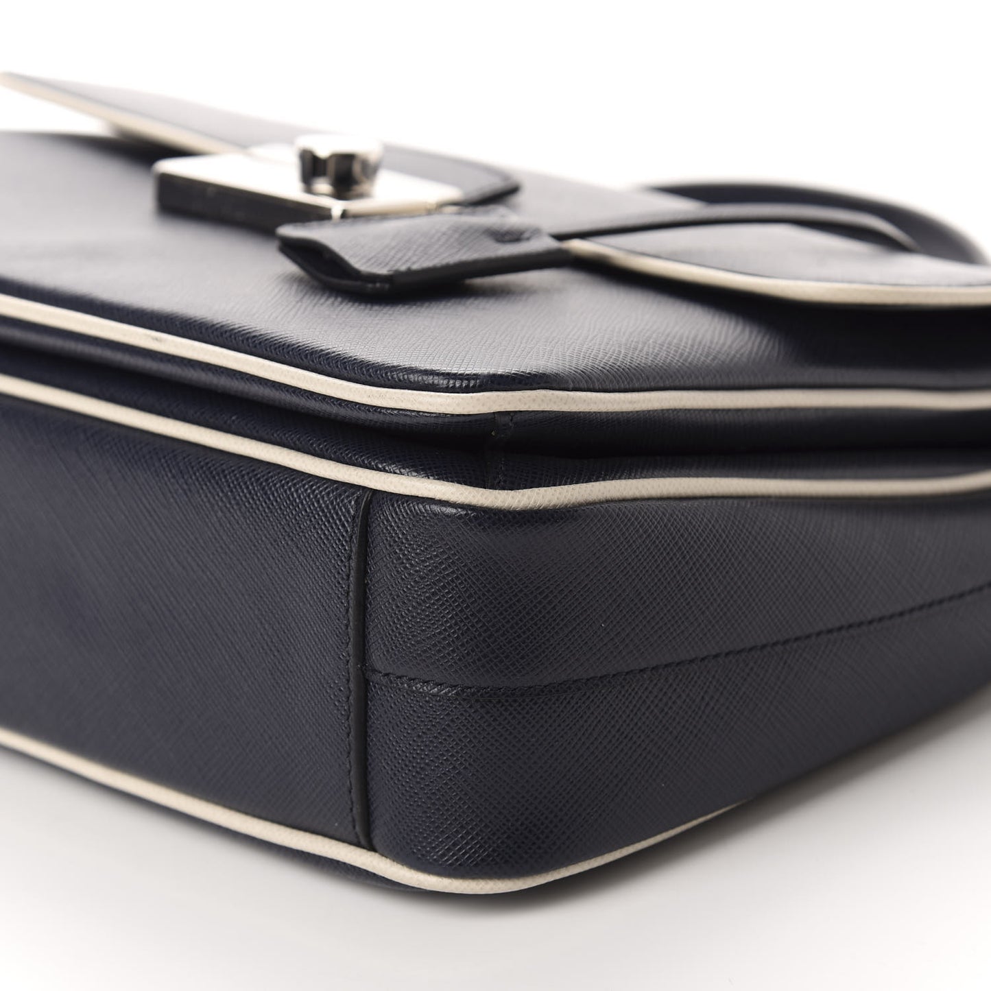 Saffiano Lux Sound Top Handle Baltico Talco