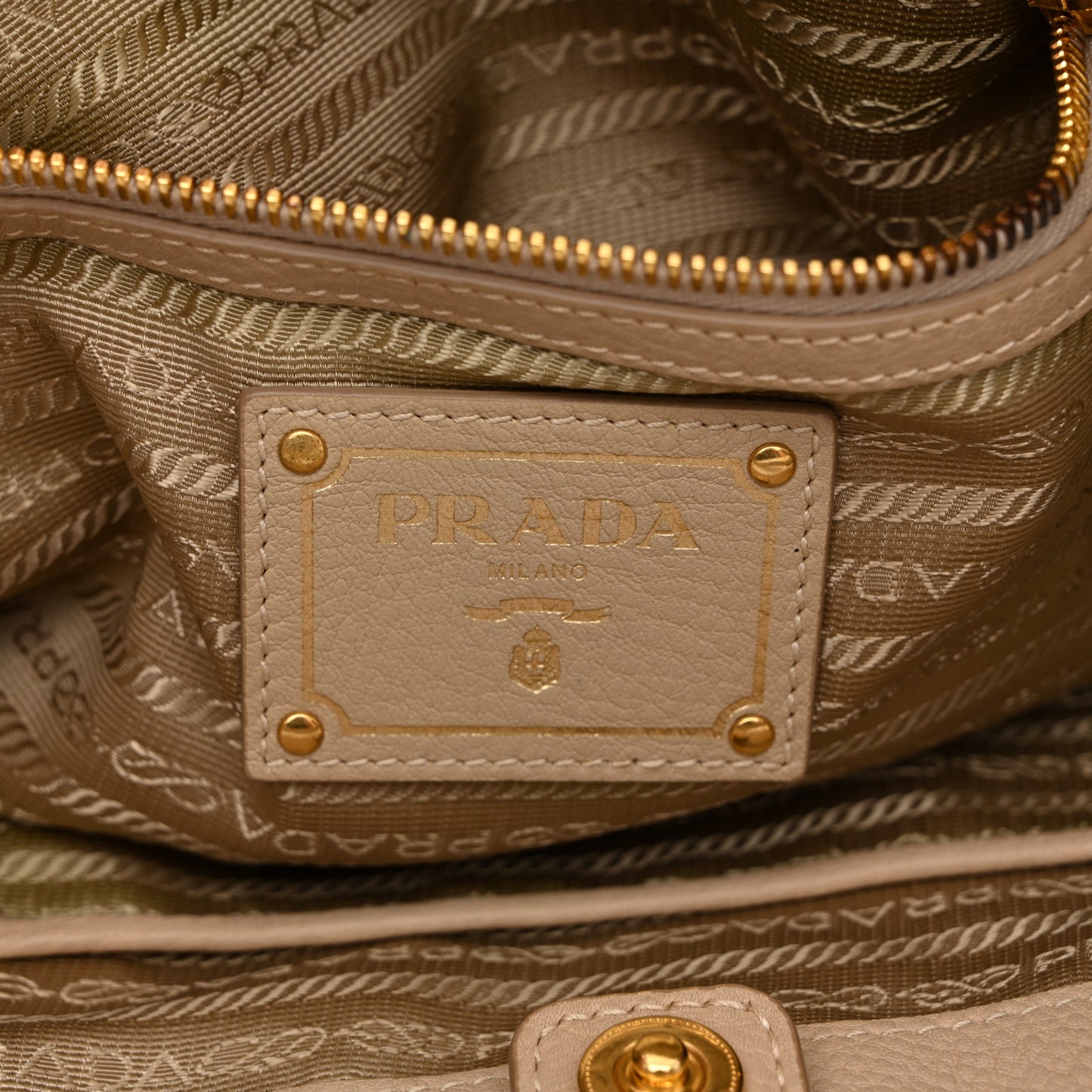 Vitello Daino Side Pocket Hobo Sabbia