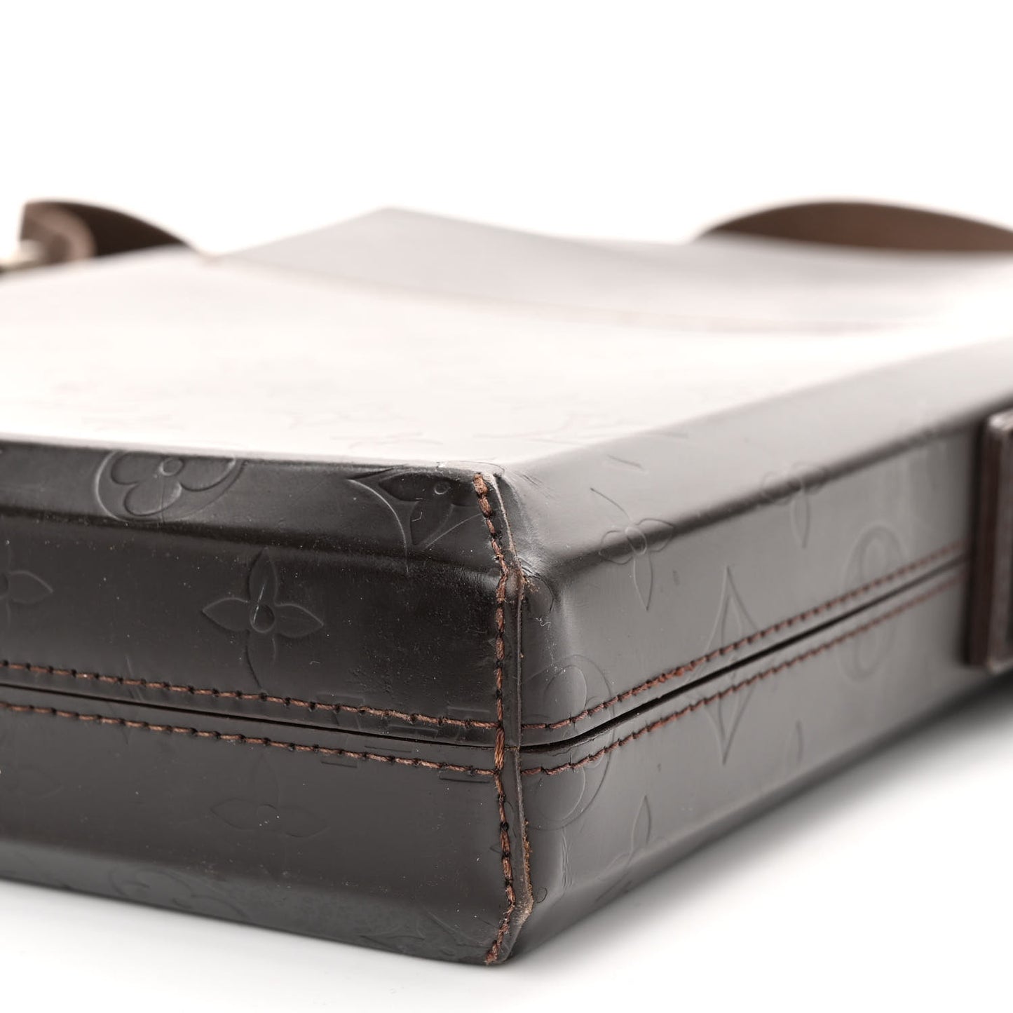 Monogram Glace Bobby Brown