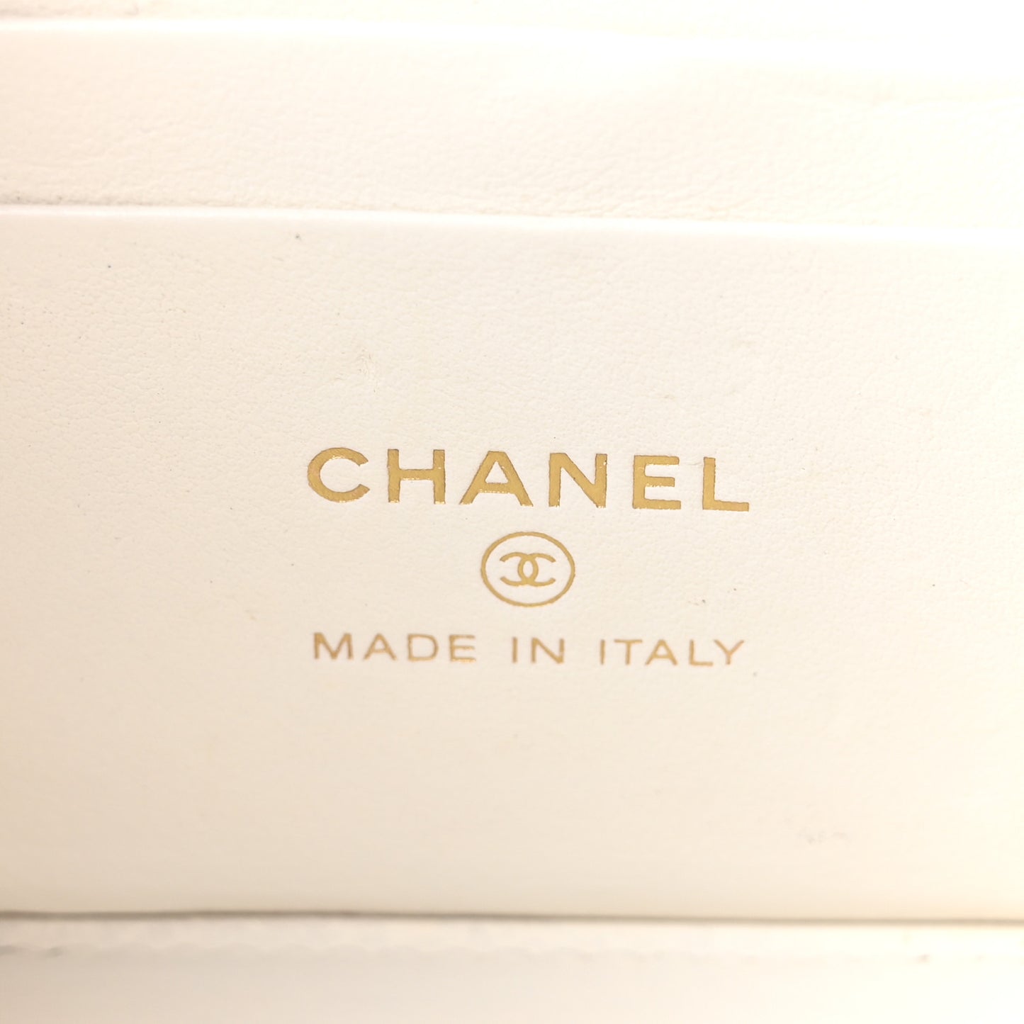 Caviar Quilted Small Vanity Case With Chain White