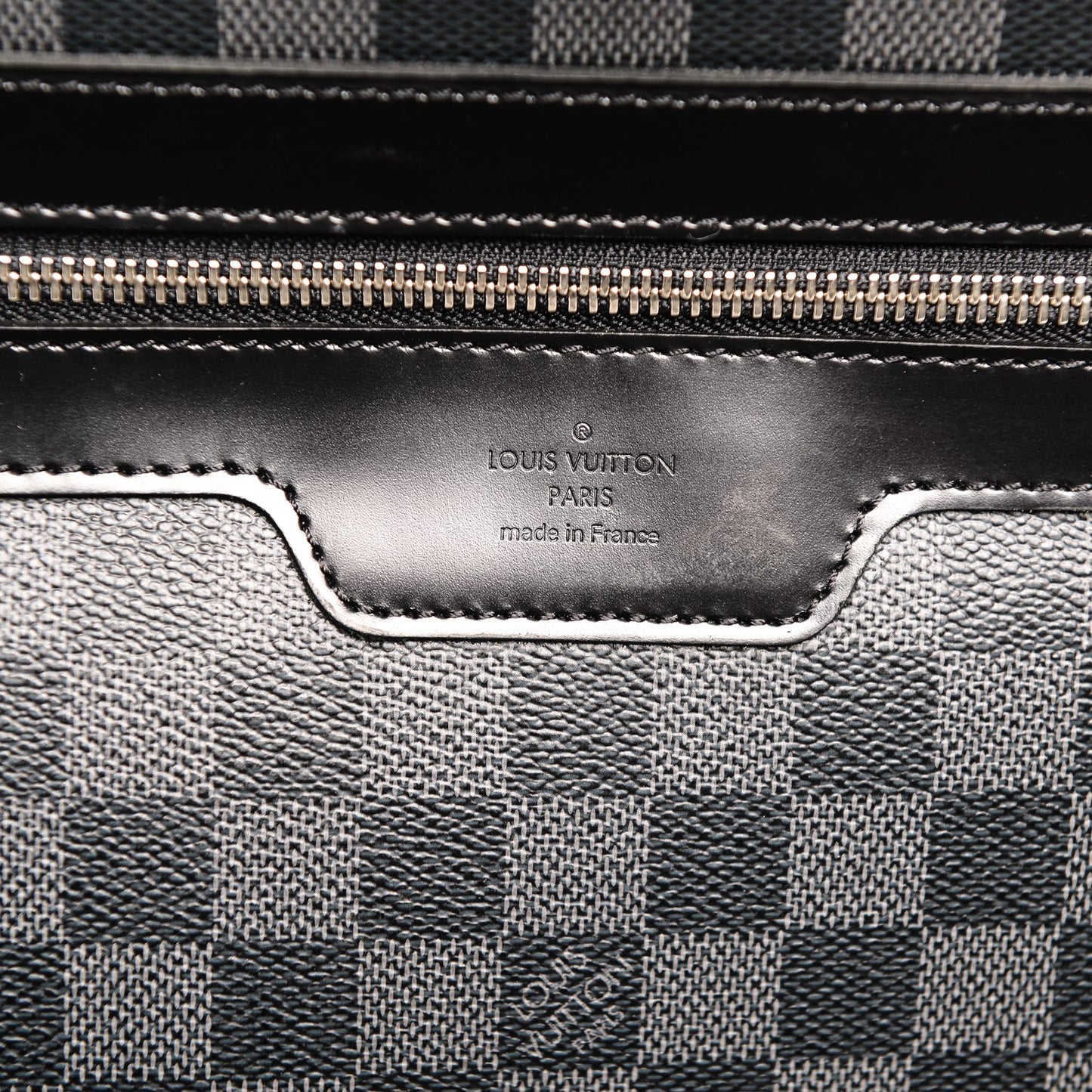 Damier Graphite Pegase 65