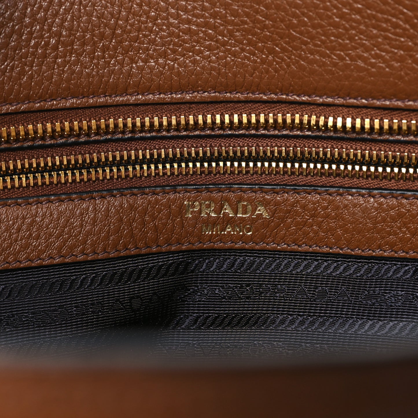 Vitello Daino Pocket Shopping Tote Nocciolo