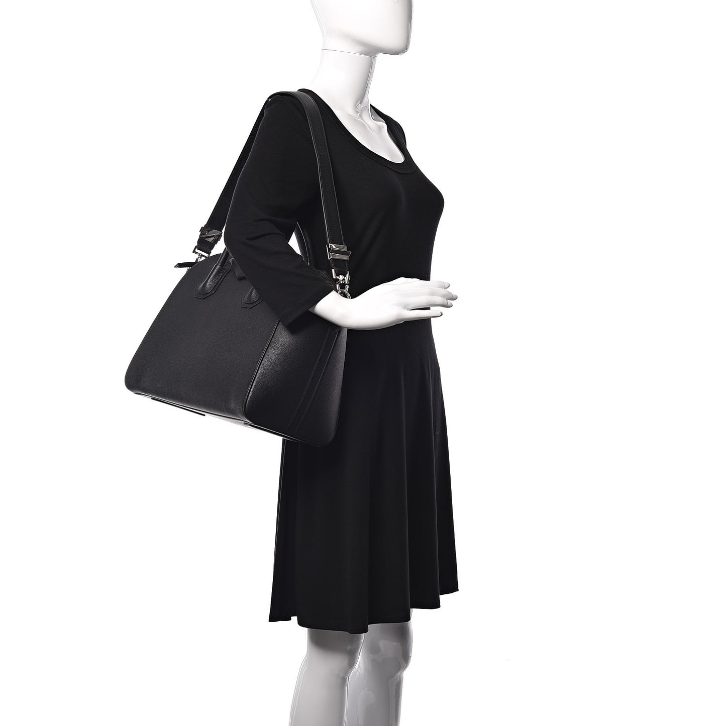 Sugar Goatskin Medium Antigona Black