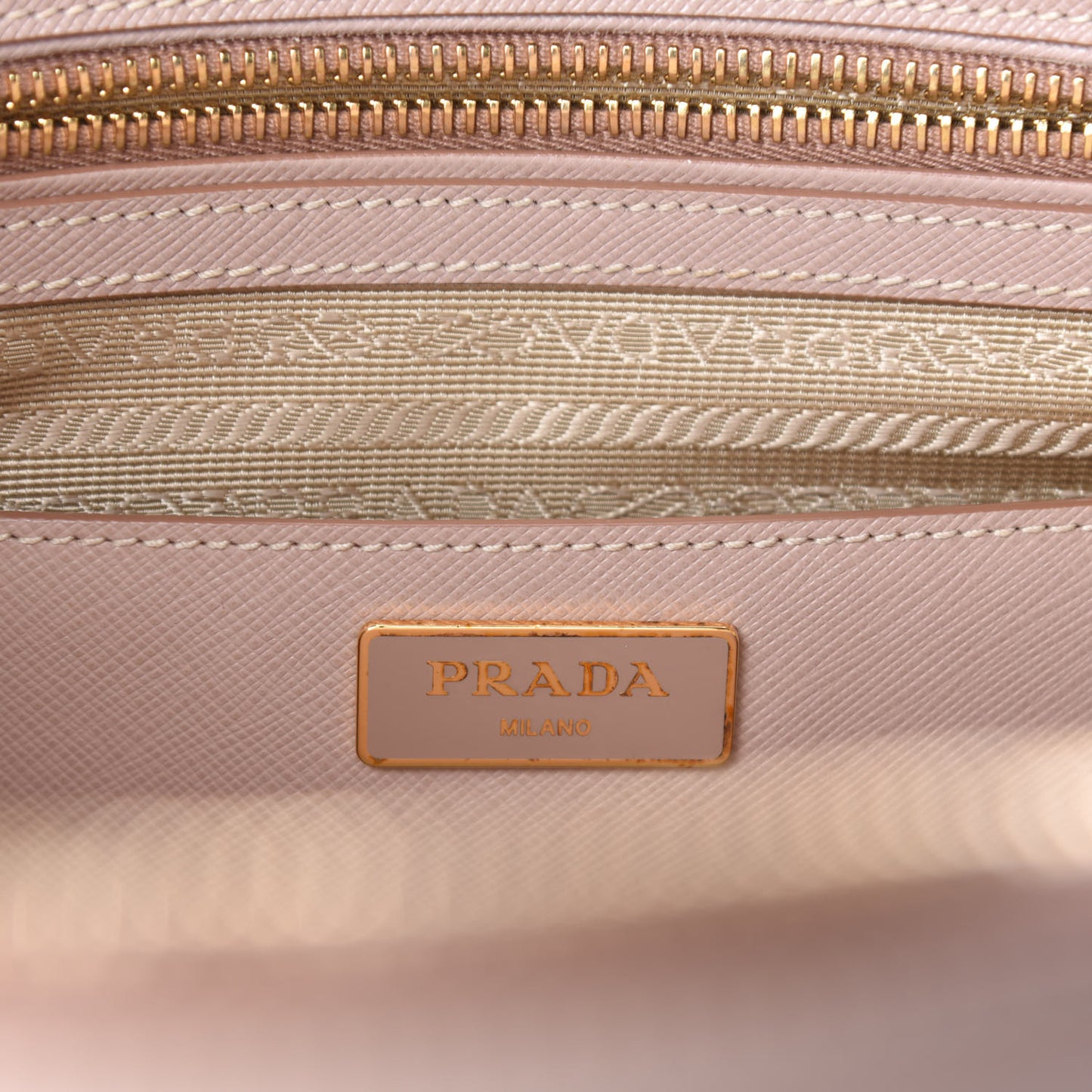 Saffiano Medium Galleria Double Zip Tote Cammeo