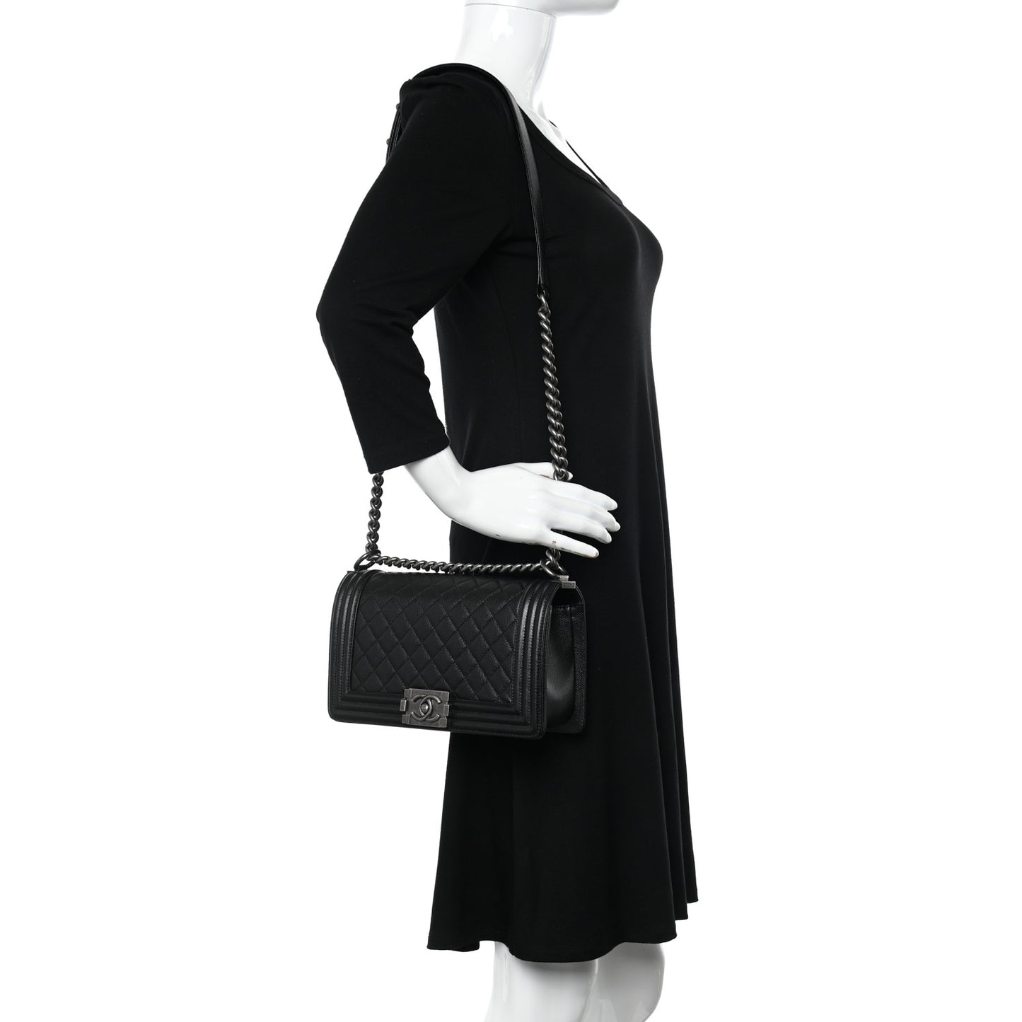 Caviar Quilted Medium Boy Flap Black