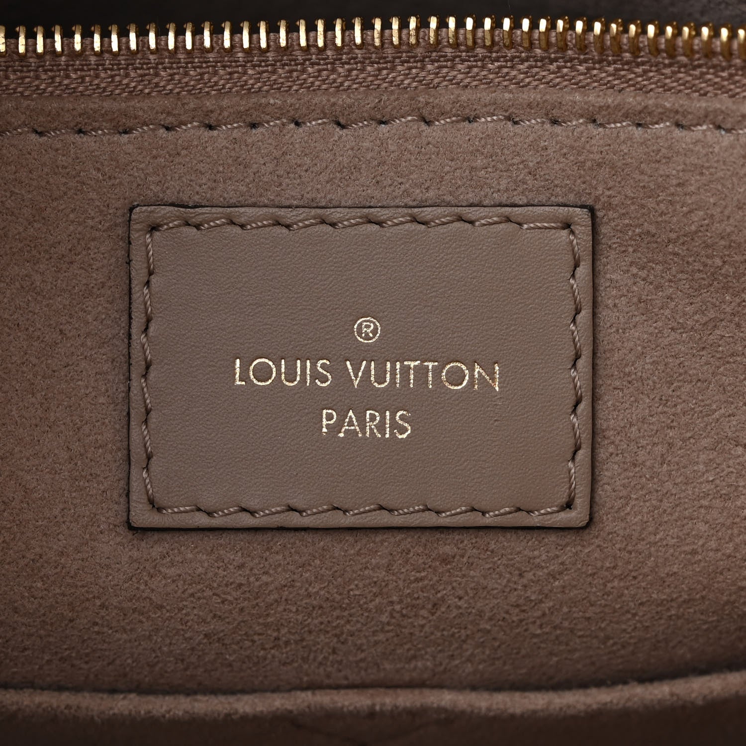 Louis Vuitton Empreinte Monogram Giant Onthego MM Tourterelle 6 of 10