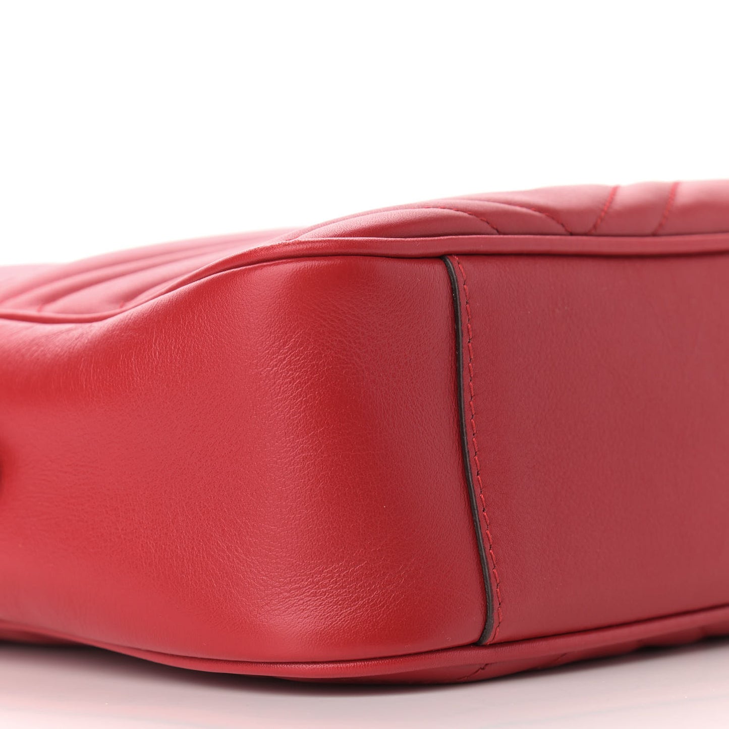 Calfskin Matelasse Medium GG Marmont Chain Shoulder Bag Hibiscus Red