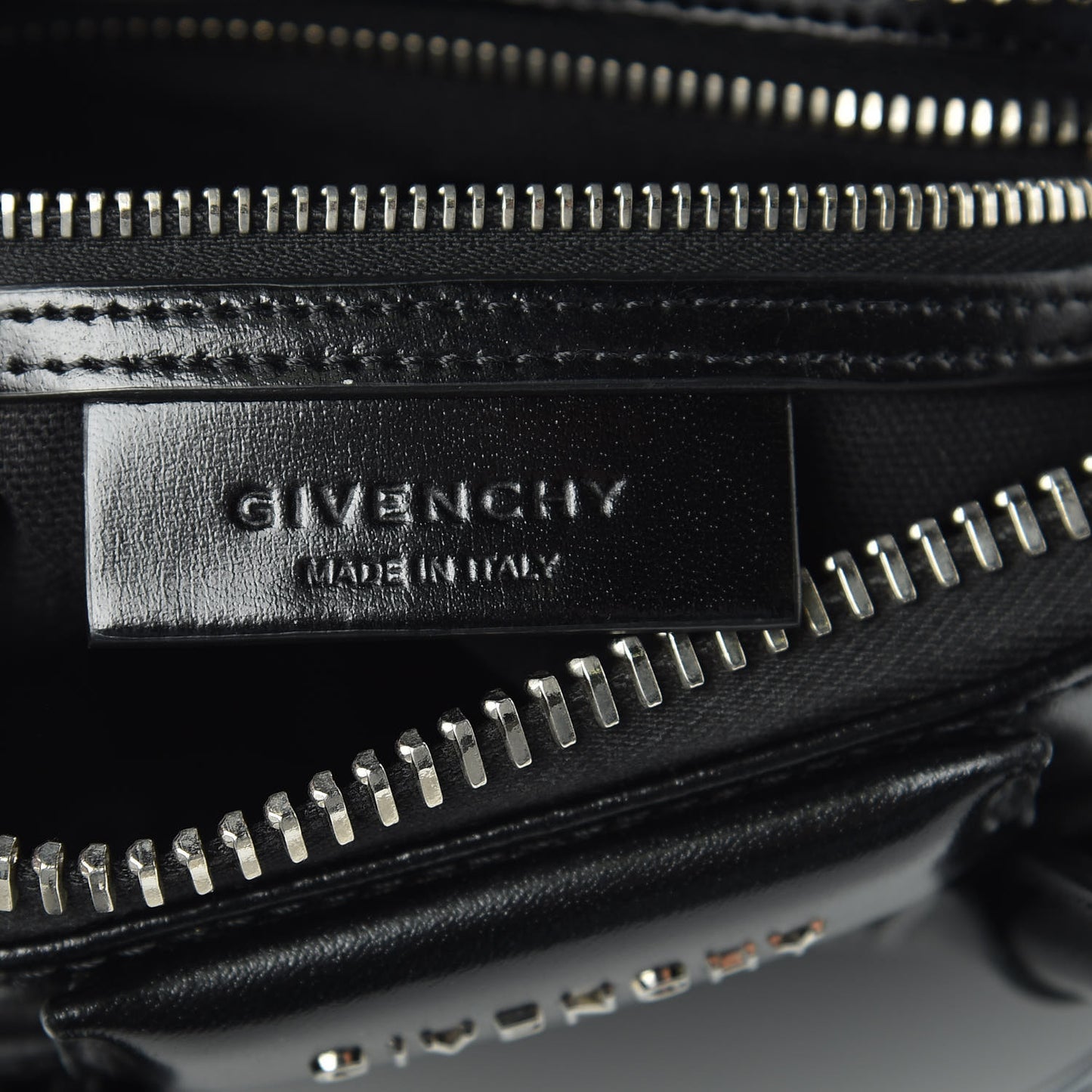 Shiny Lord Calfskin Mini Antigona Black