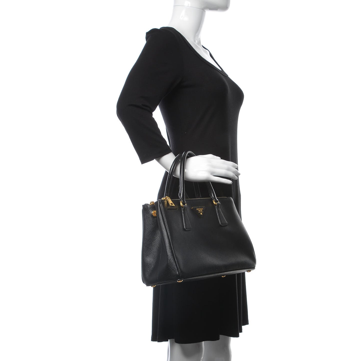 Saffiano Medium Galleria Double Zip Tote Black