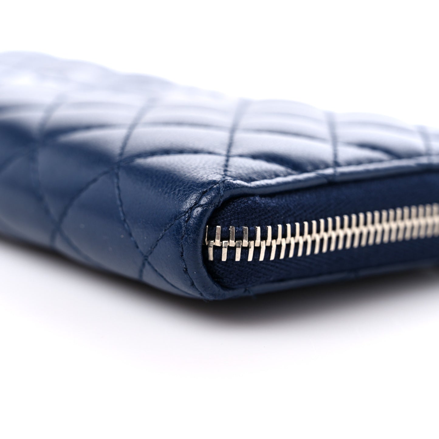 Caviar Quilted Diamond CC Gusset Zip Around Wallet Navy