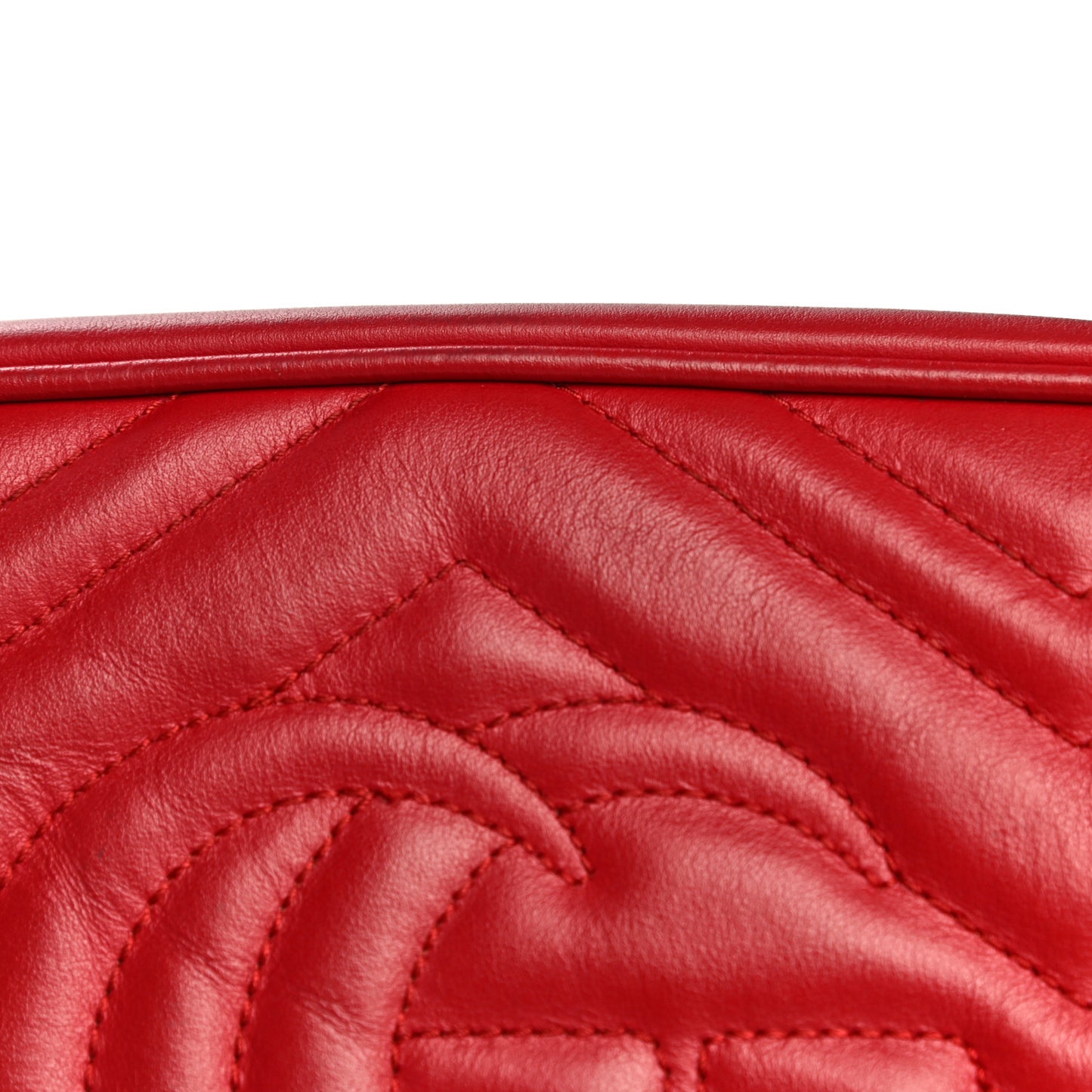Calfskin Matelasse Small GG Marmont Chain Shoulder Bag Hibiscus Red