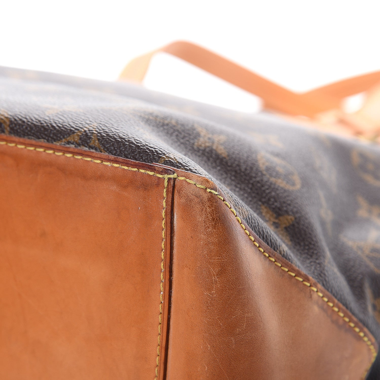 Louis Vuitton Monogram Cabas Mezzo 12 of 17