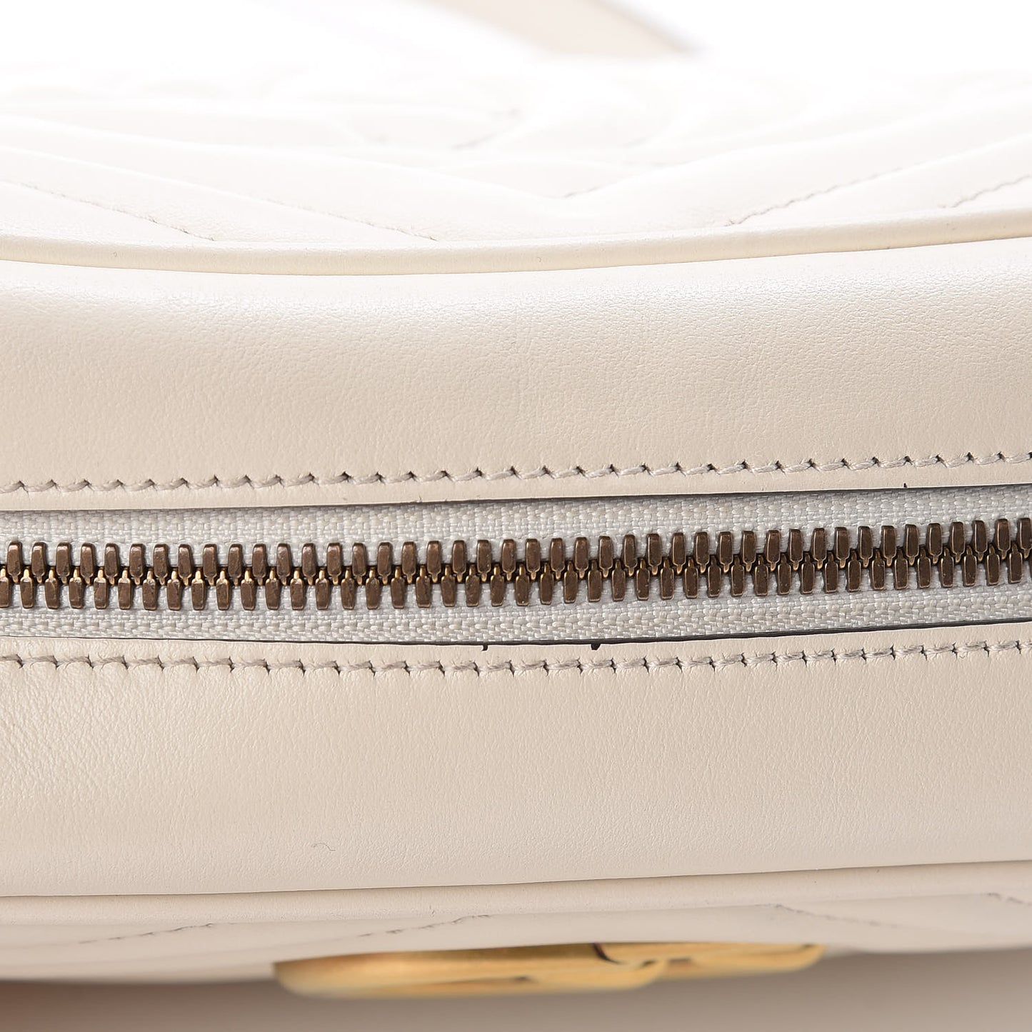 Calfskin Matelasse Small GG Marmont Chain Shoulder Bag White