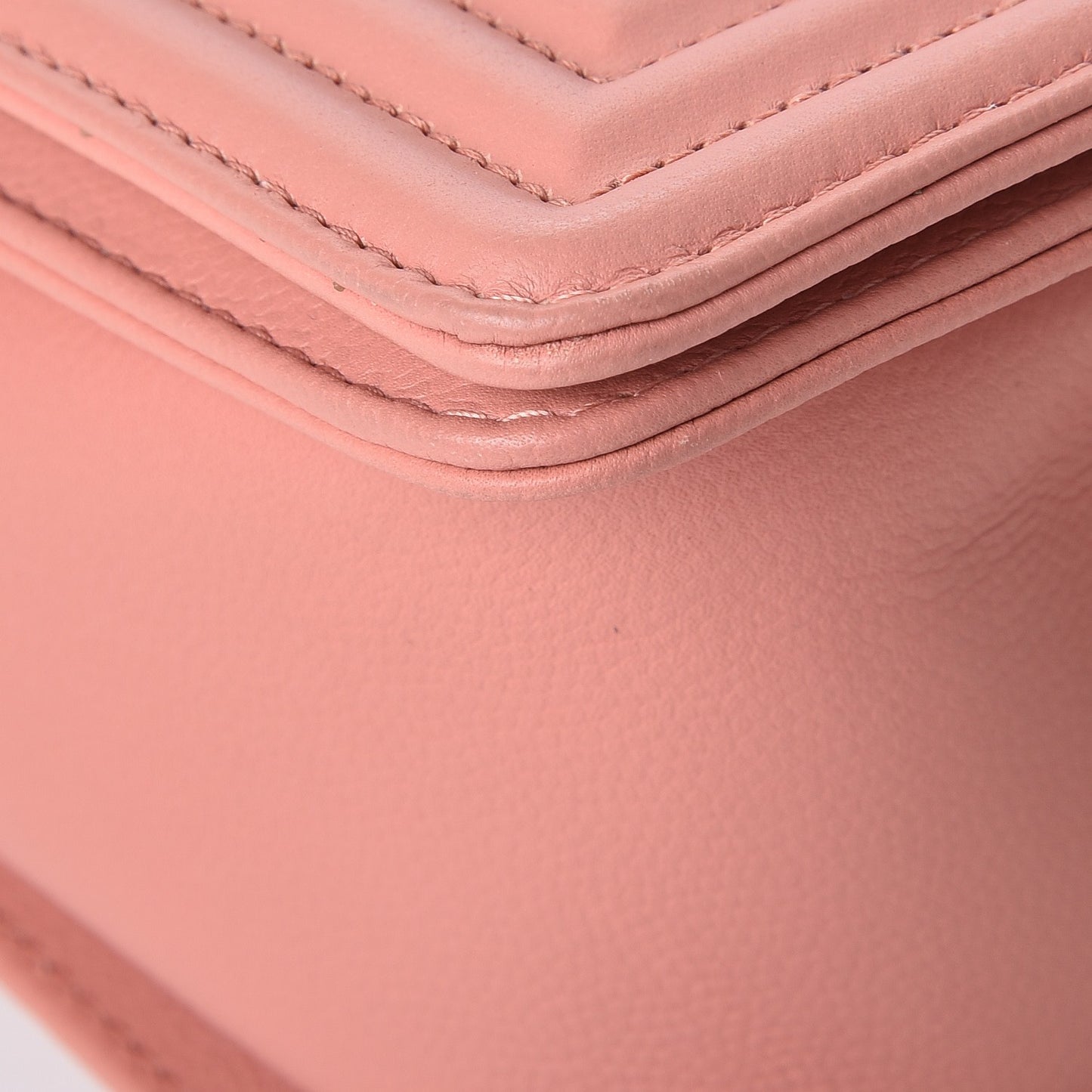Caviar Quilted Medium Boy Flap Powder Pink