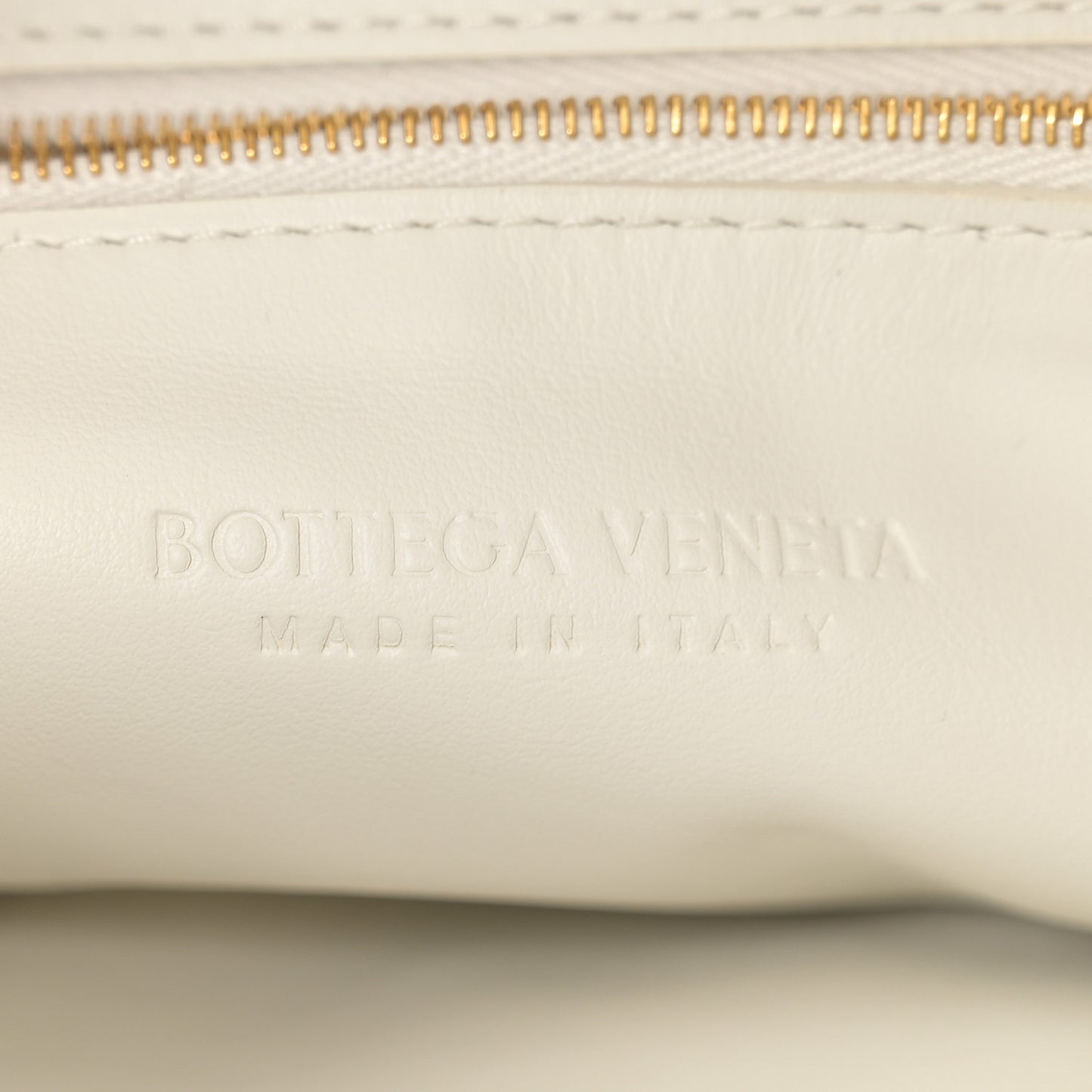 Calfskin Intrecciato Large Hop White