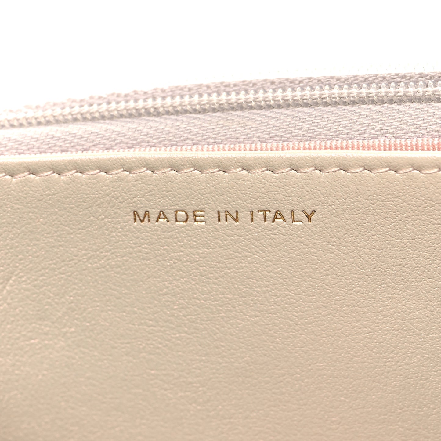 Iridescent Lambskin Quilted Wallet On Chain WOC Ivory