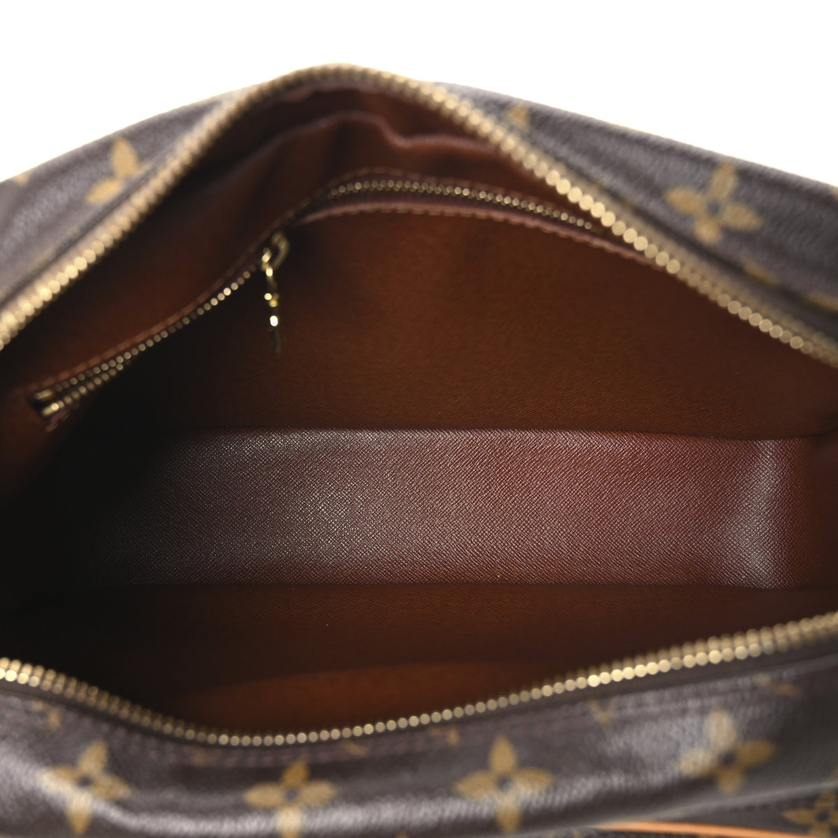 Monogram Nil 28